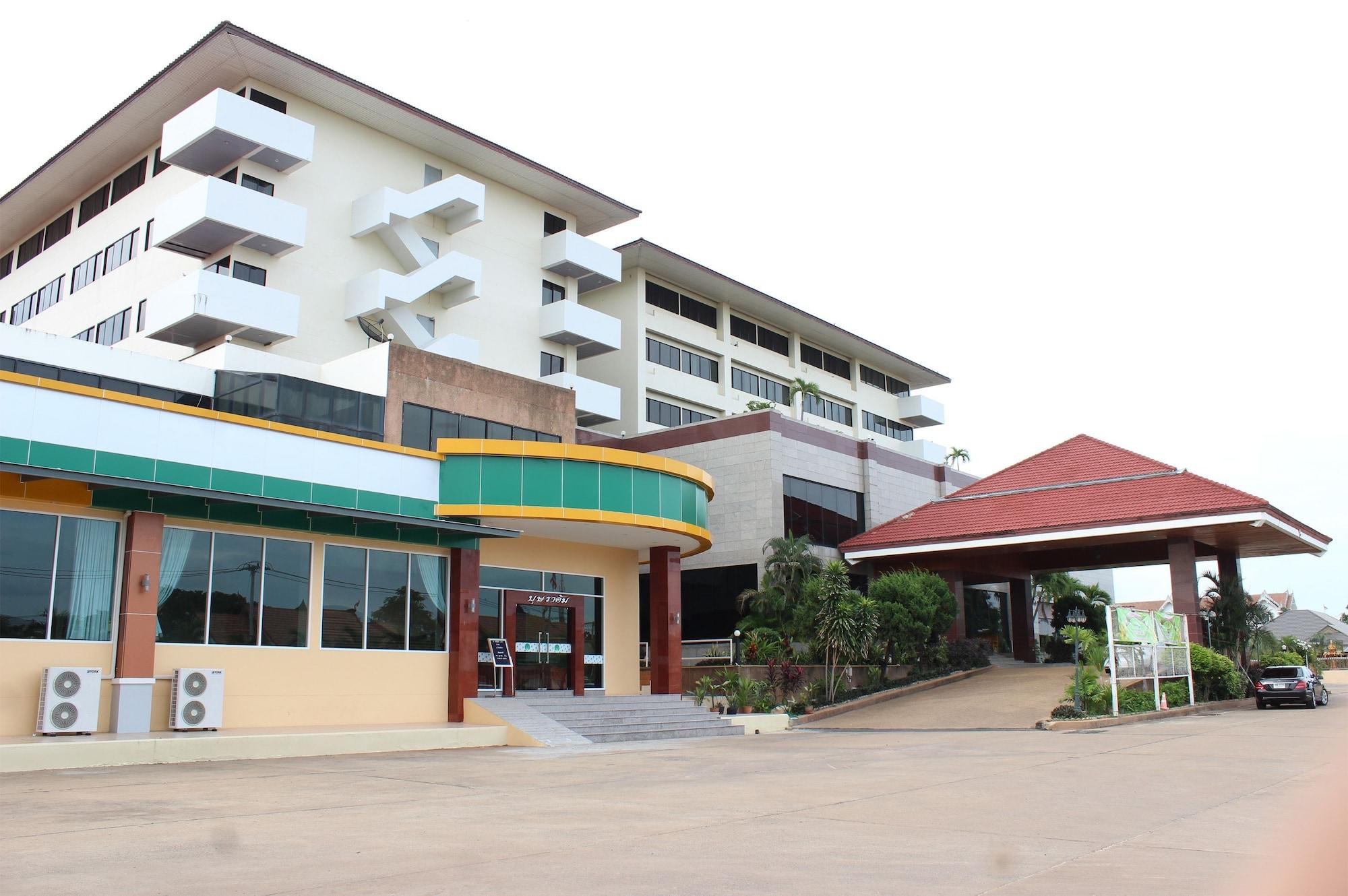 Vista Exterior JP Emerald Hotel