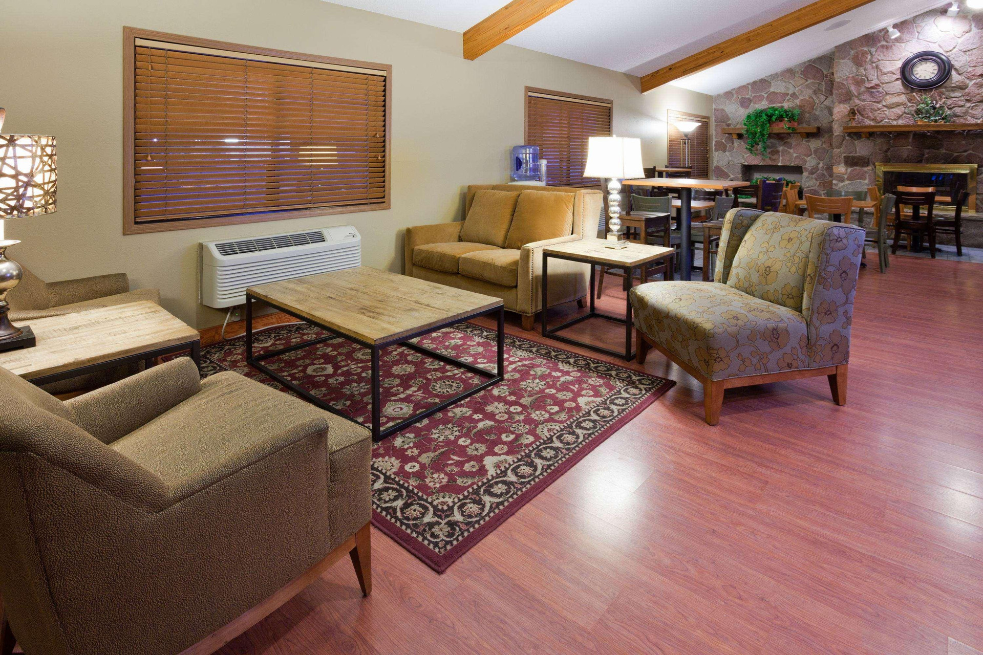 Vista Lobby AmericInn by Wyndham Rice Lake