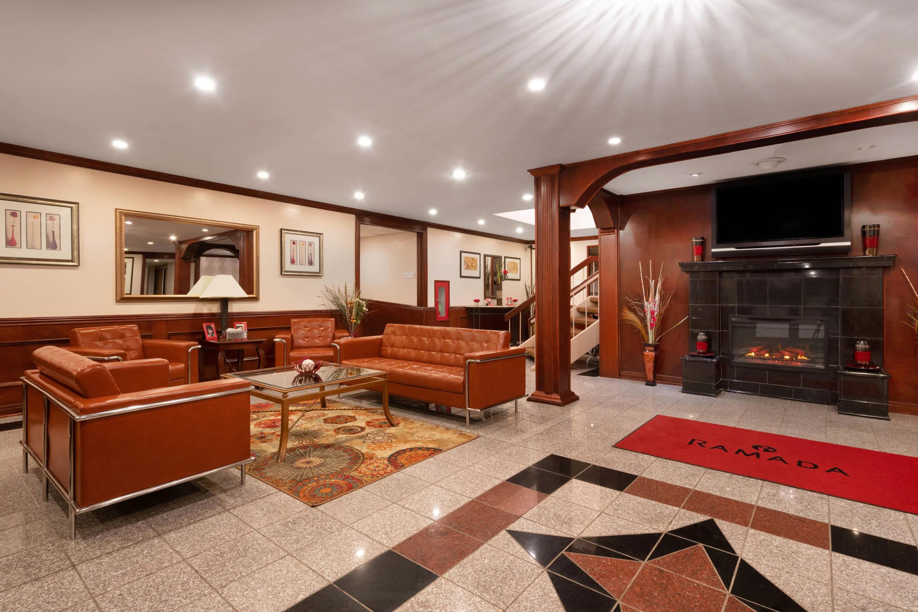 Vista Lobby Ramada by Wyndham Albert Lea