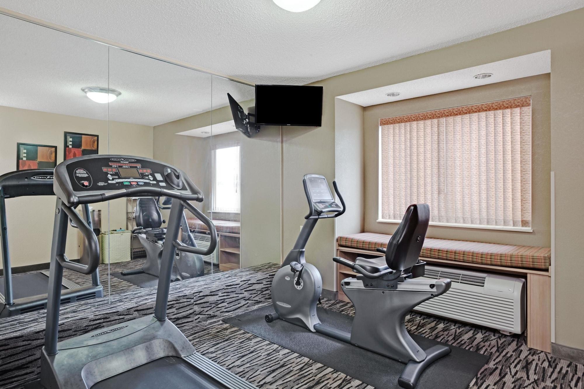 Gimnasio Microtel Inn & Suites by Wyndham Charleston WV
