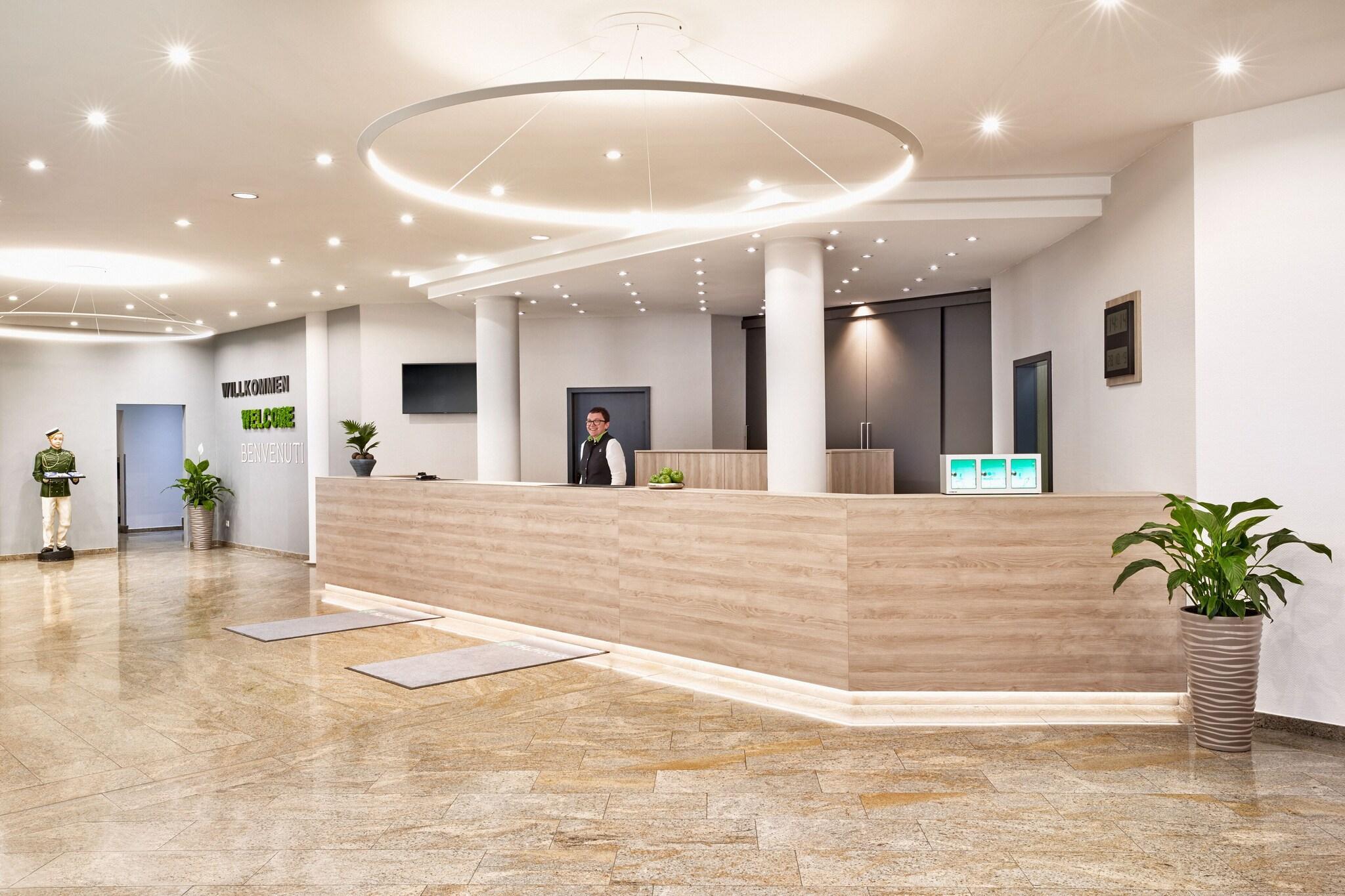 Vista Lobby H+ Hotel Stuttgart Herrenberg