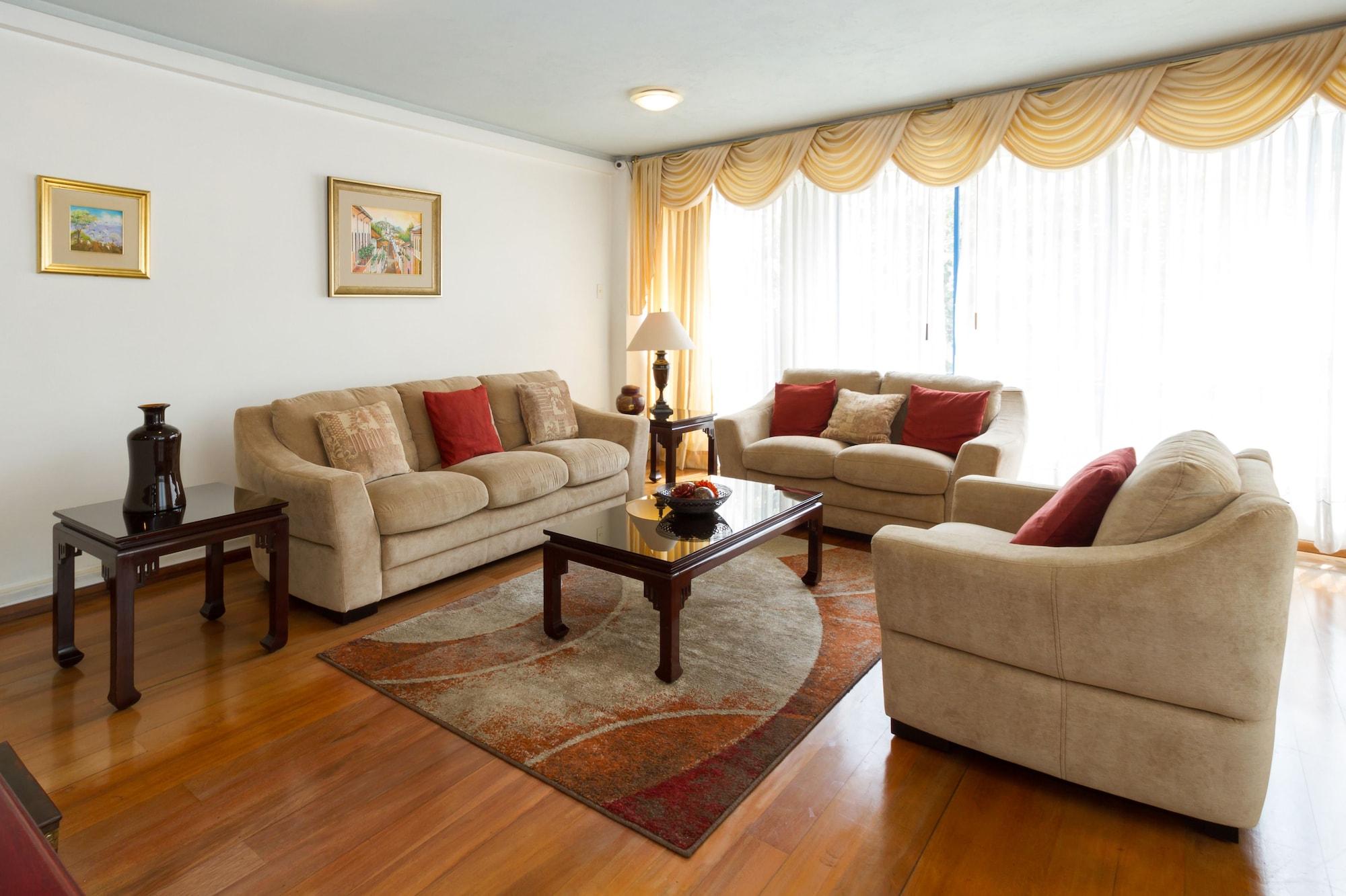Vista Lobby Suites Metropoli