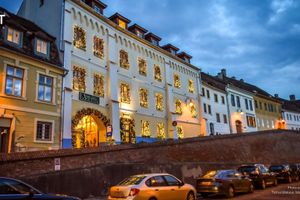 Alojamiento - ART HOTEL