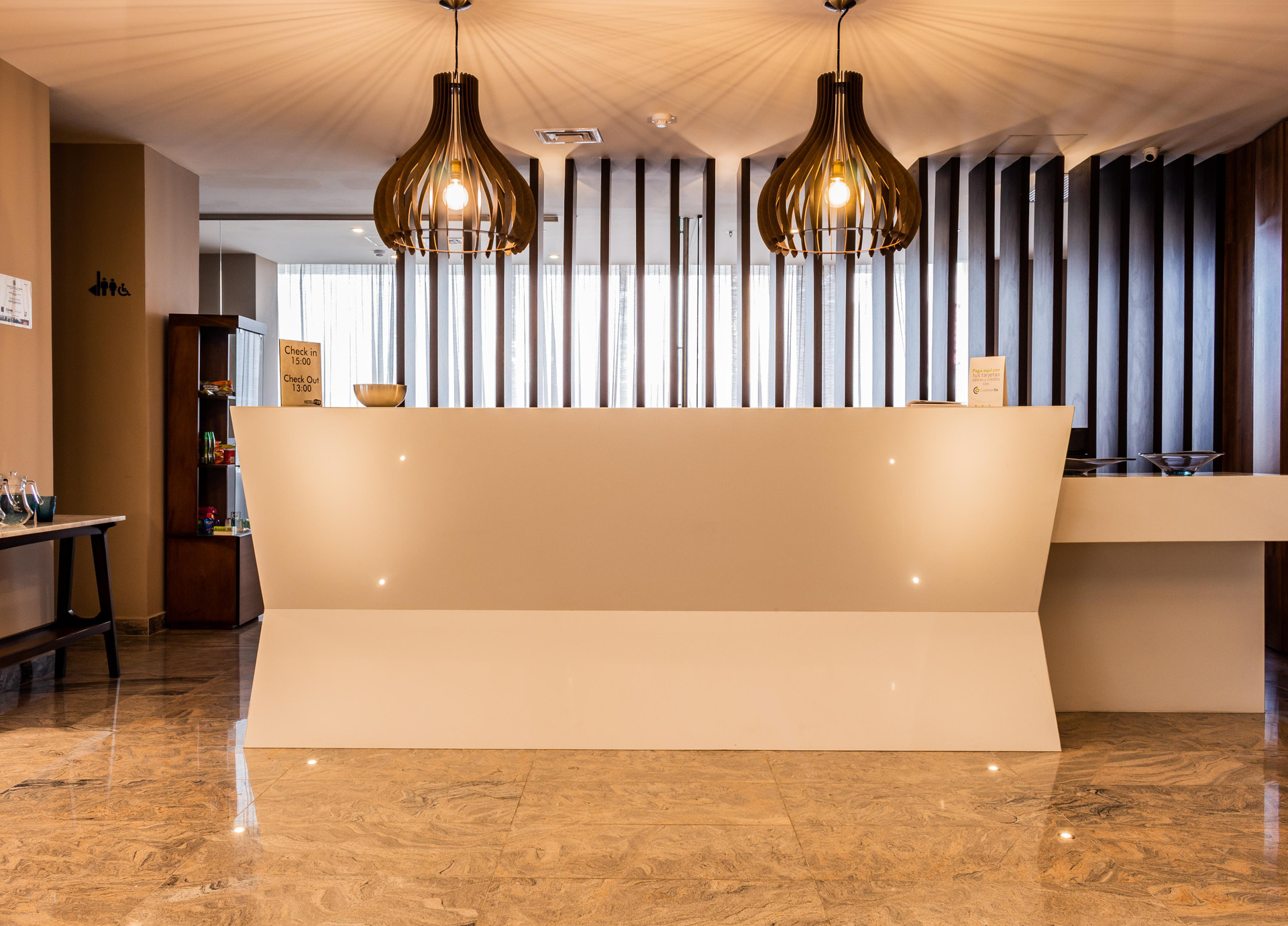 Vista Lobby Hotel F25