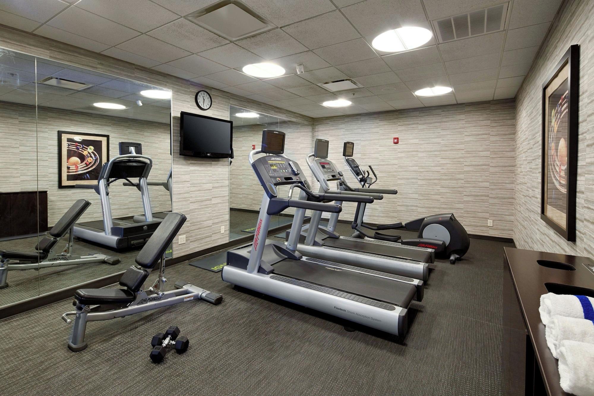 Gimnasio Courtyard by Marriott Hamilton