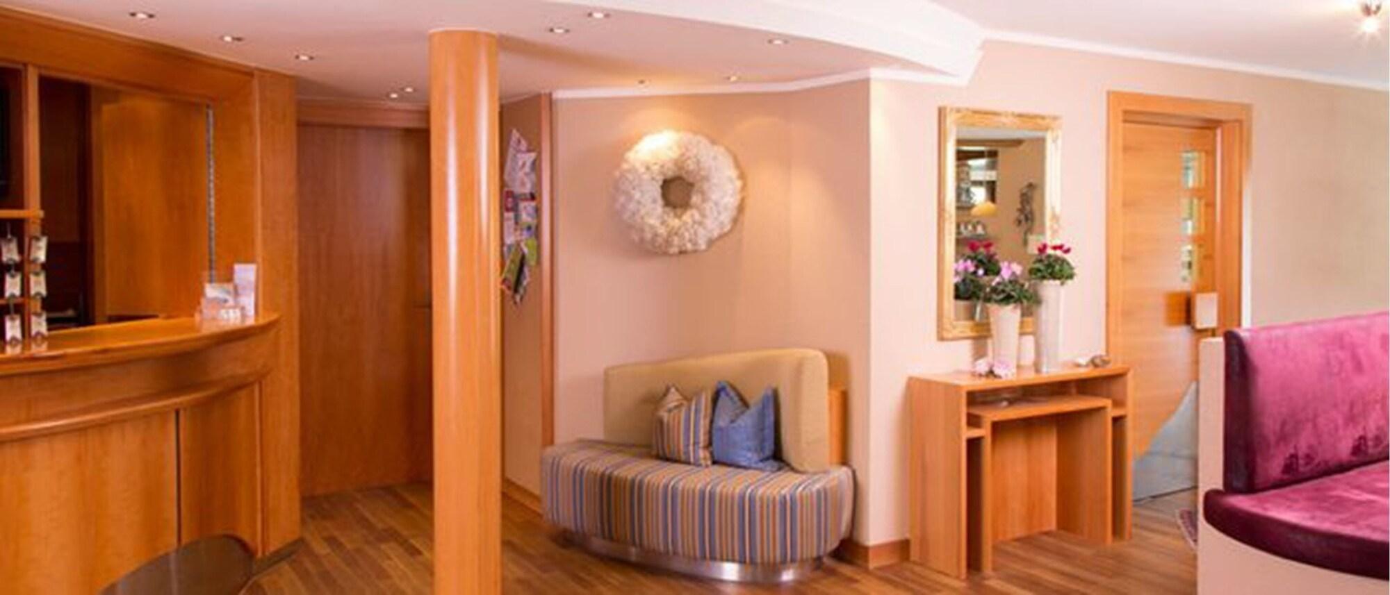 Vista Lobby Rosa Canina