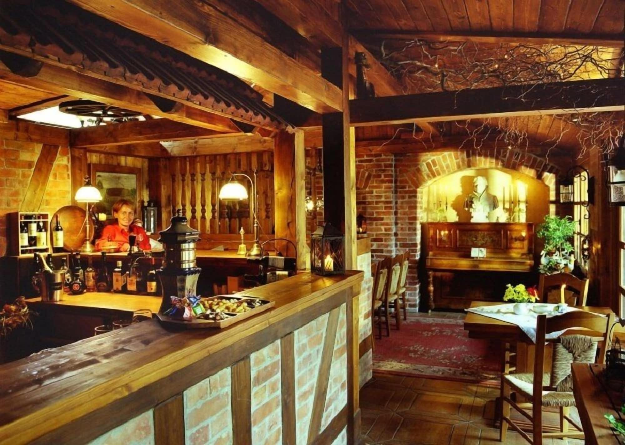 Bar/Salón Landhaus & Burg Hotel Romantik