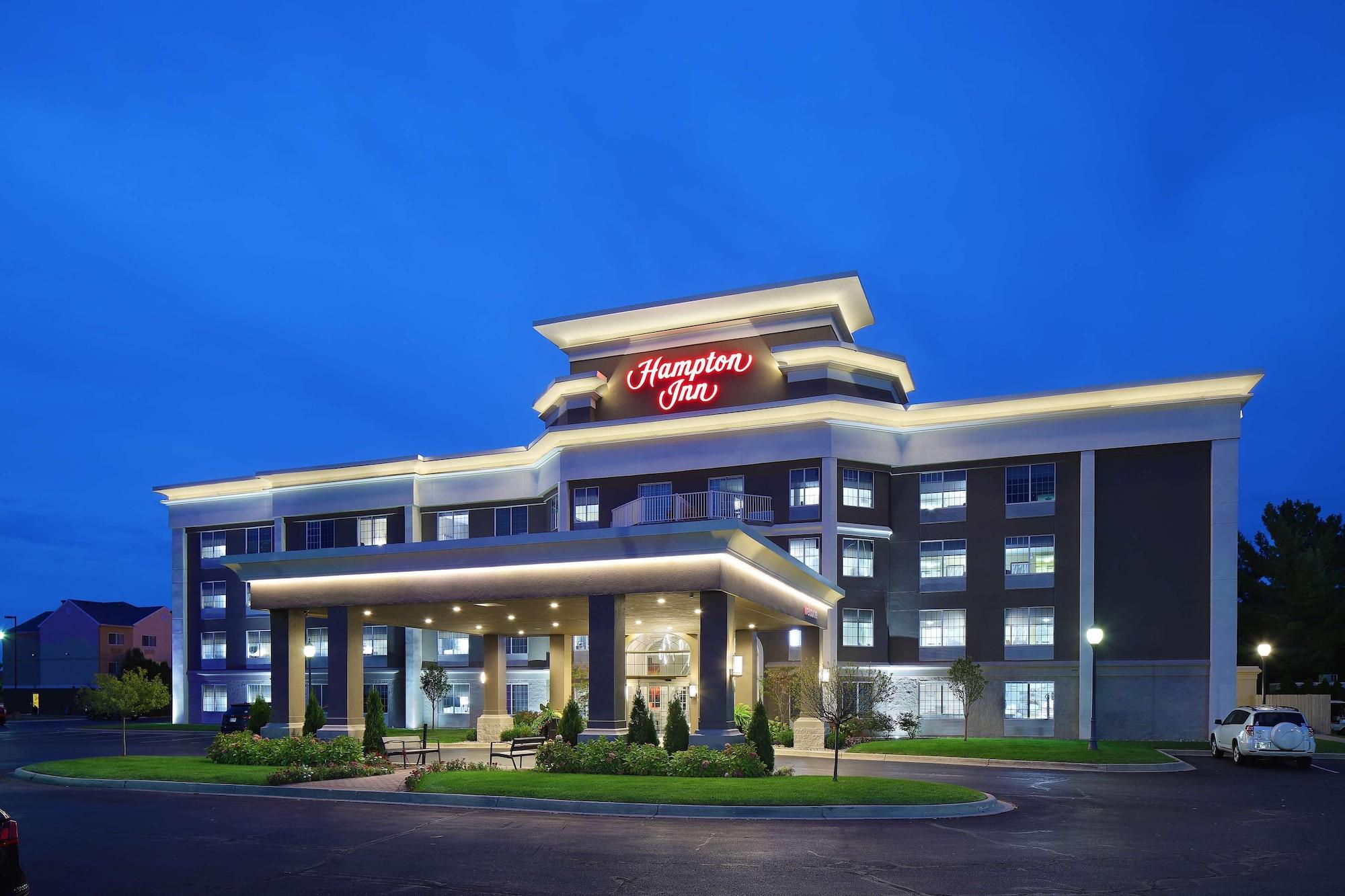Vista Exterior Hampton Inn Holland