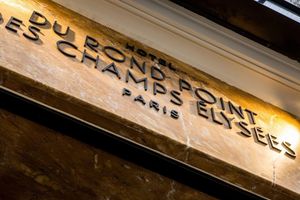 Alojamiento - Hôtel du Rond-Point des Champs-Élysées