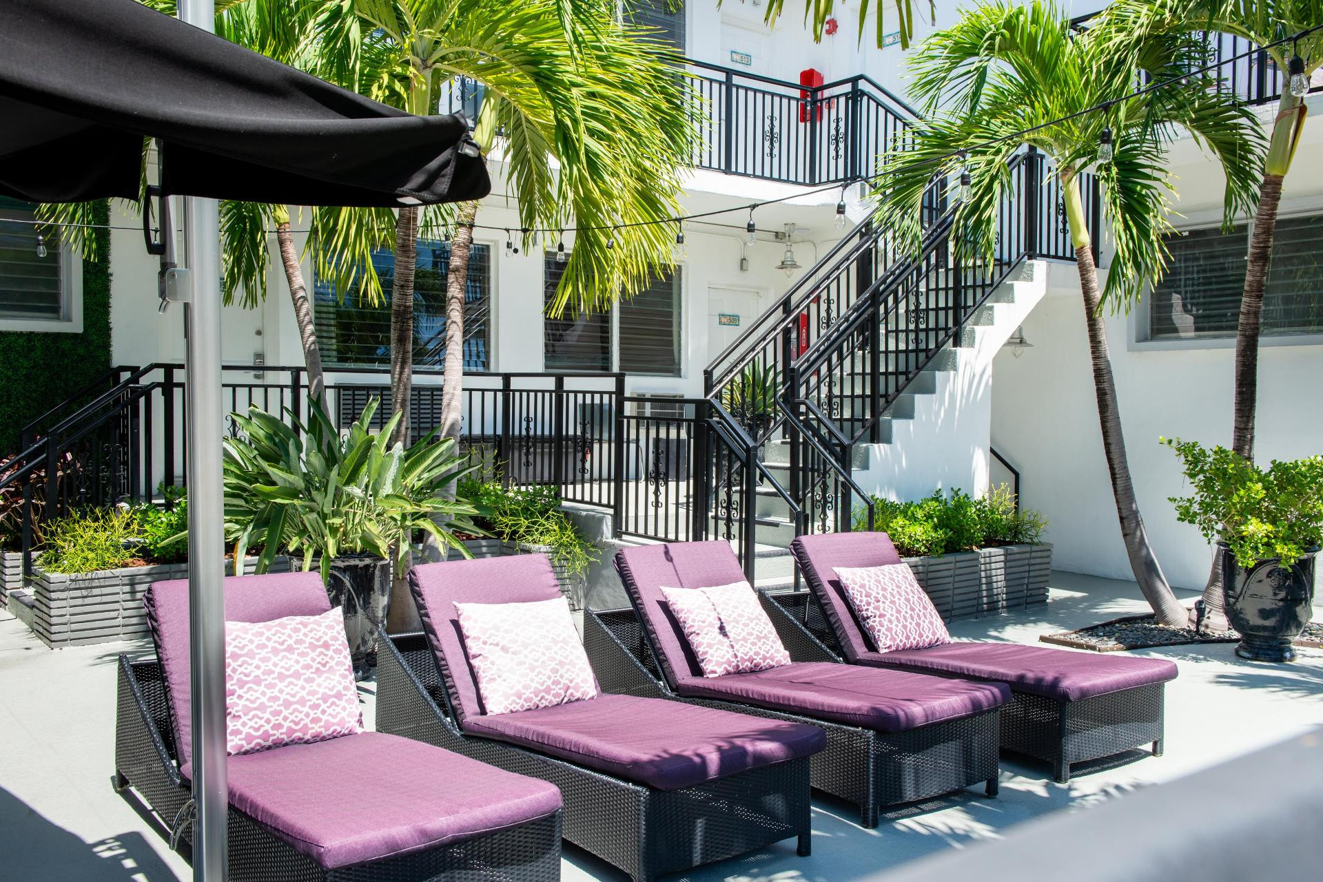 Varios Beachside All Suites Hotel