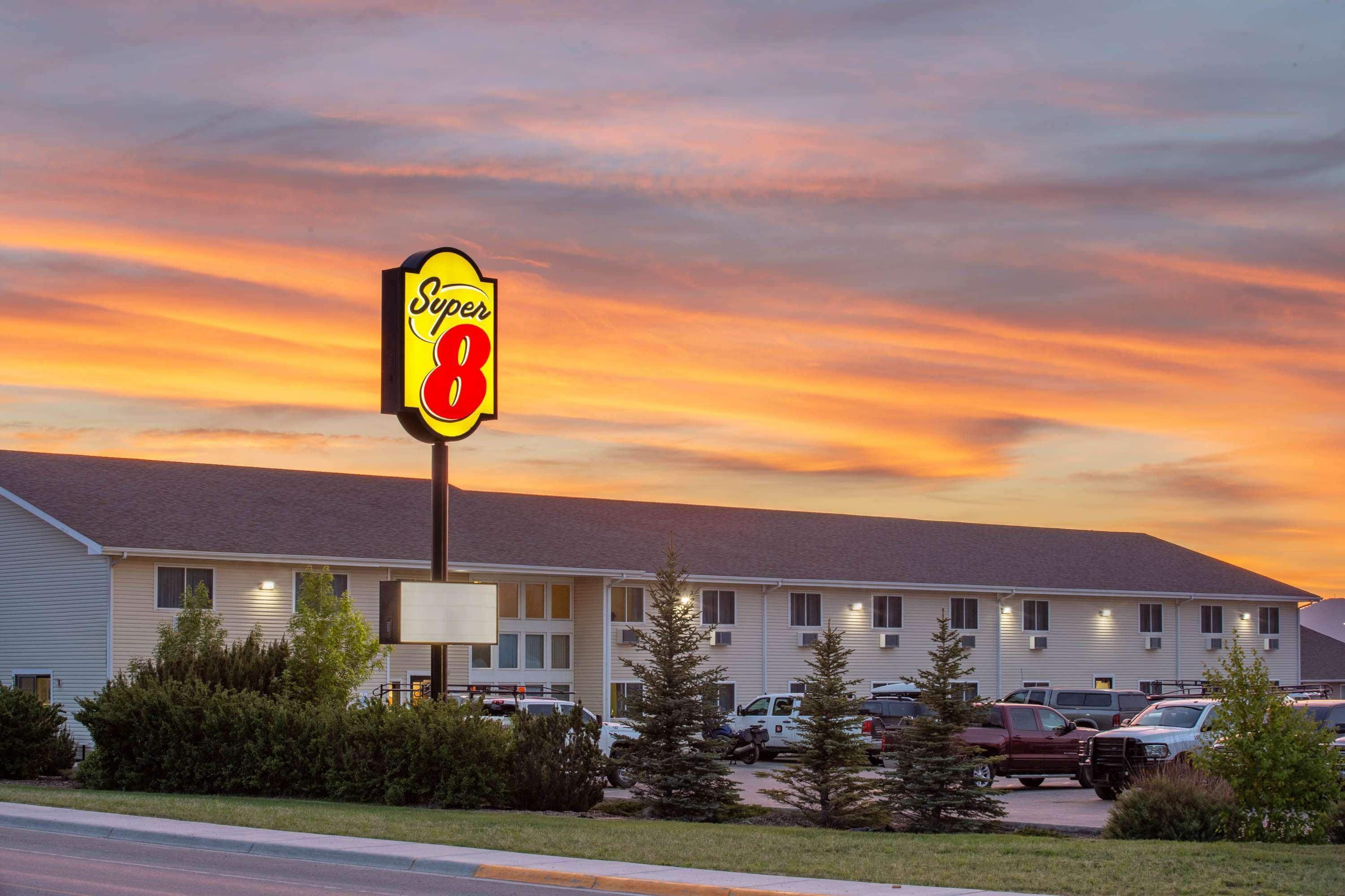 Vista Exterior Super 8 by Wyndham Lewistown