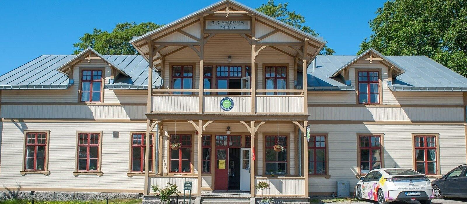 Varios Ronneby Brunnspark Vandrarhem och B&B - Hostel