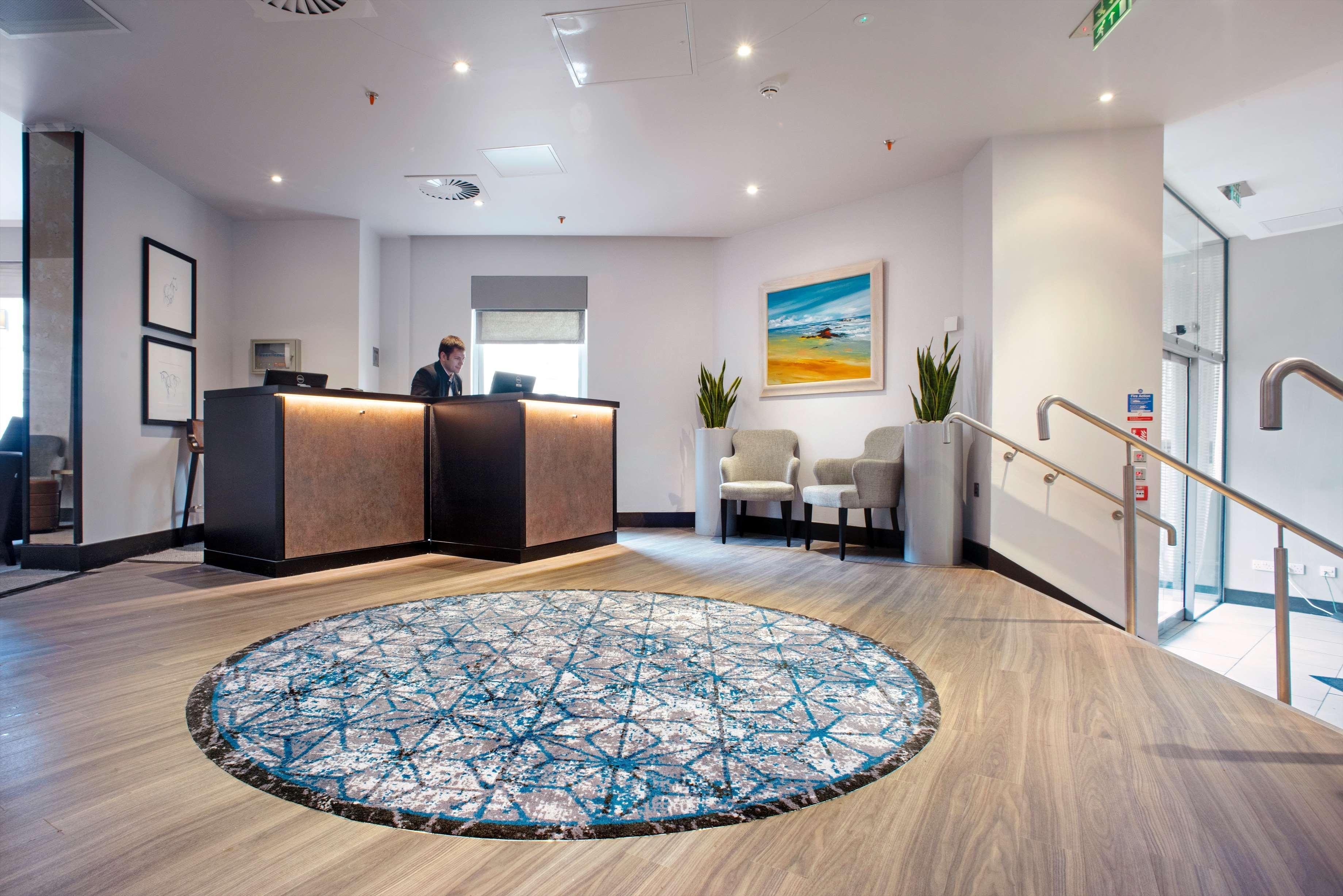 Vista Lobby Ten Hill Place