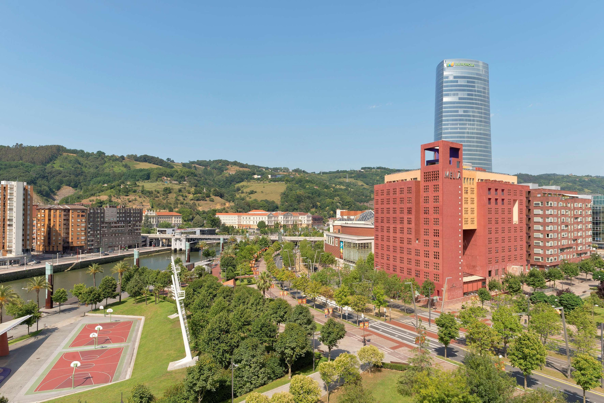 Vista Exterior Hotel Melia Bilbao