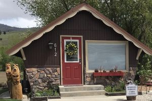Renta temporal - SunDown Cabin on Main Street in Darby