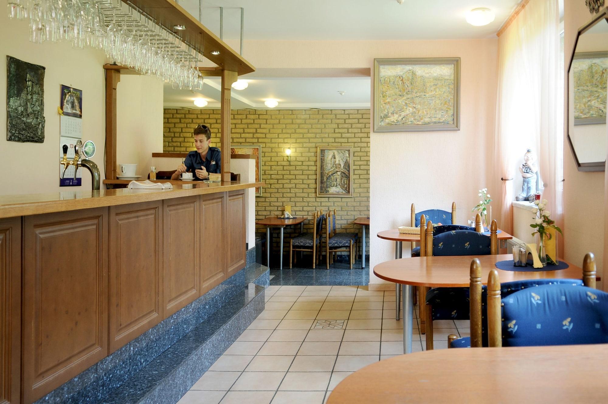 Bar/Salón Amicus Hotel