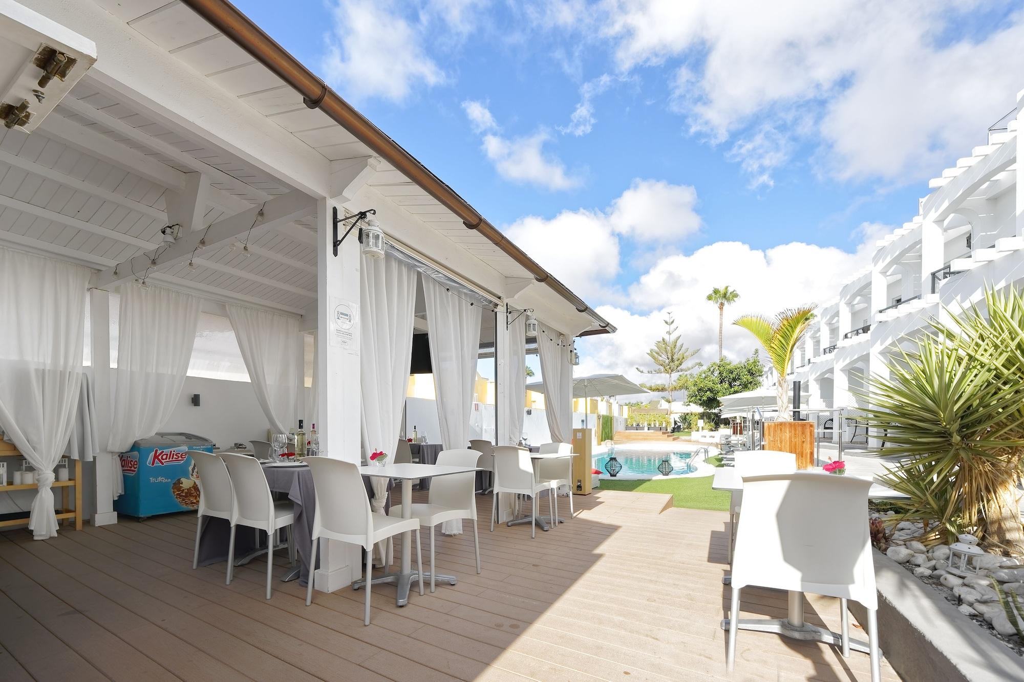 Restaurant Vista Bonita Gay & Lesbian only Resort