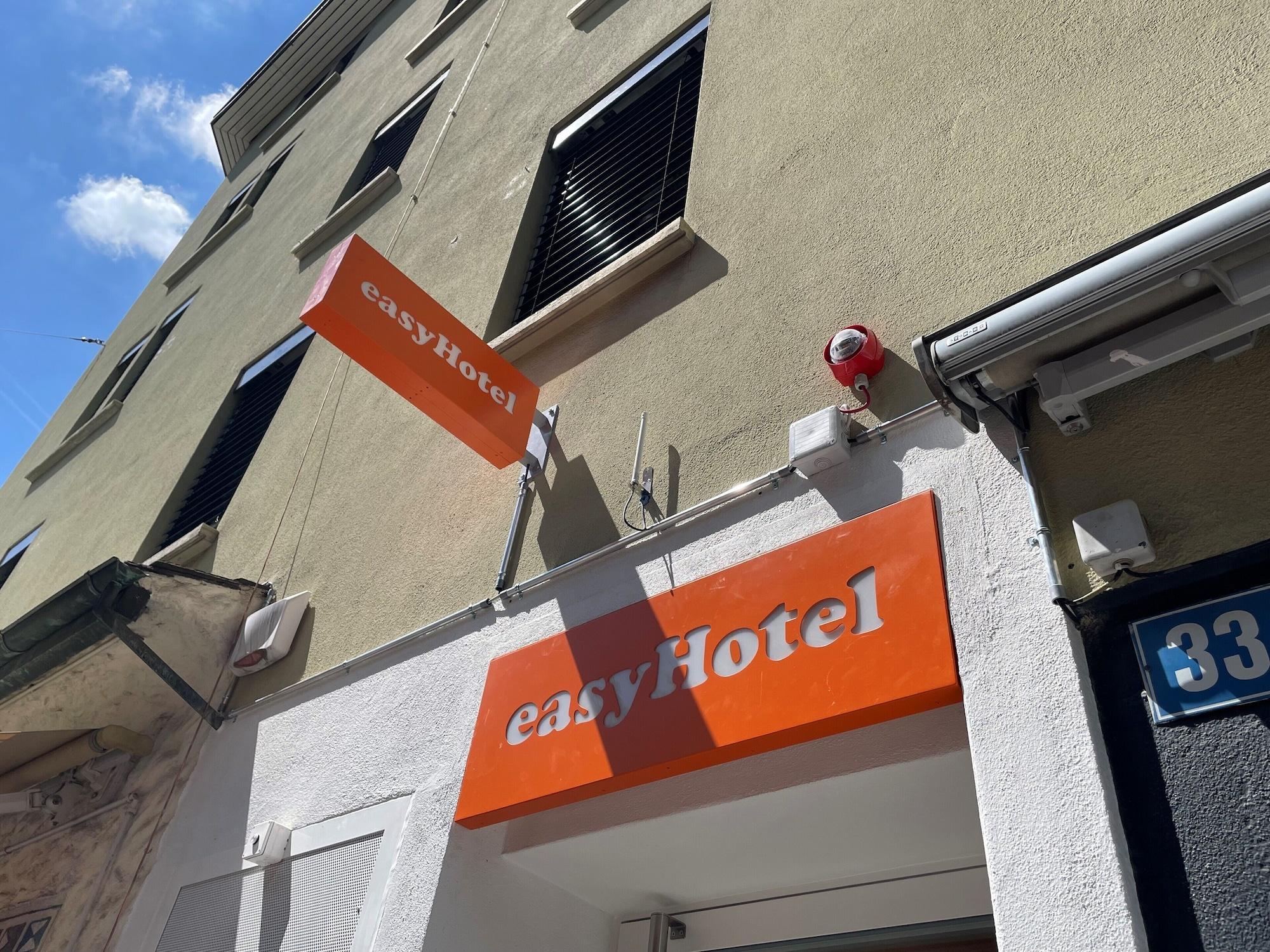 Vista Exterior easyHotel Zurich City Main Station