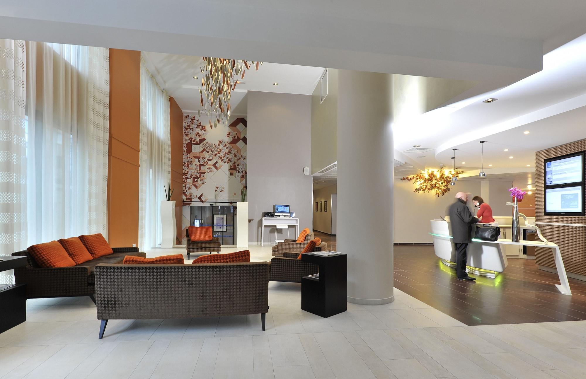 Vista Lobby Novotel Suites Paris Issy les Moulineaux