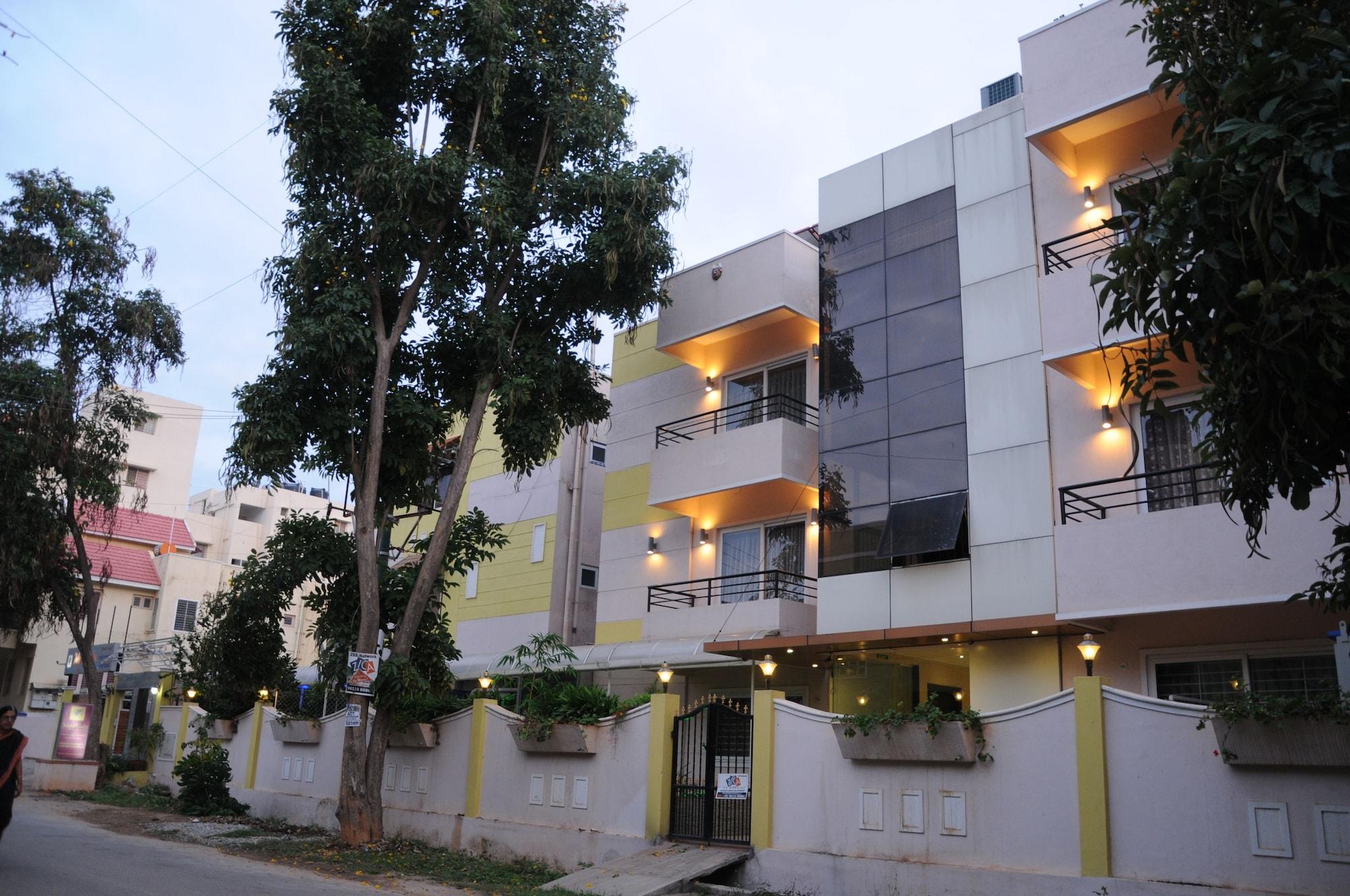 Vista Exterior Maple Suites