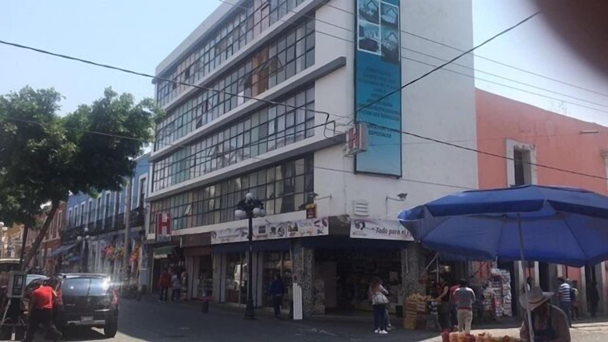 Varios Hotel June
