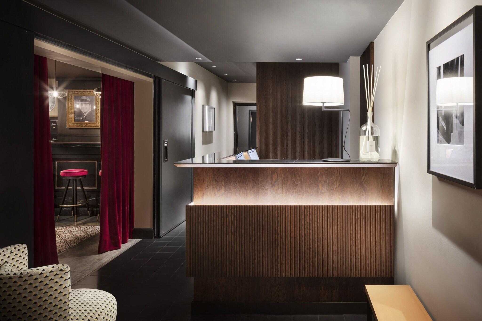 Vista Lobby Speronari Suites