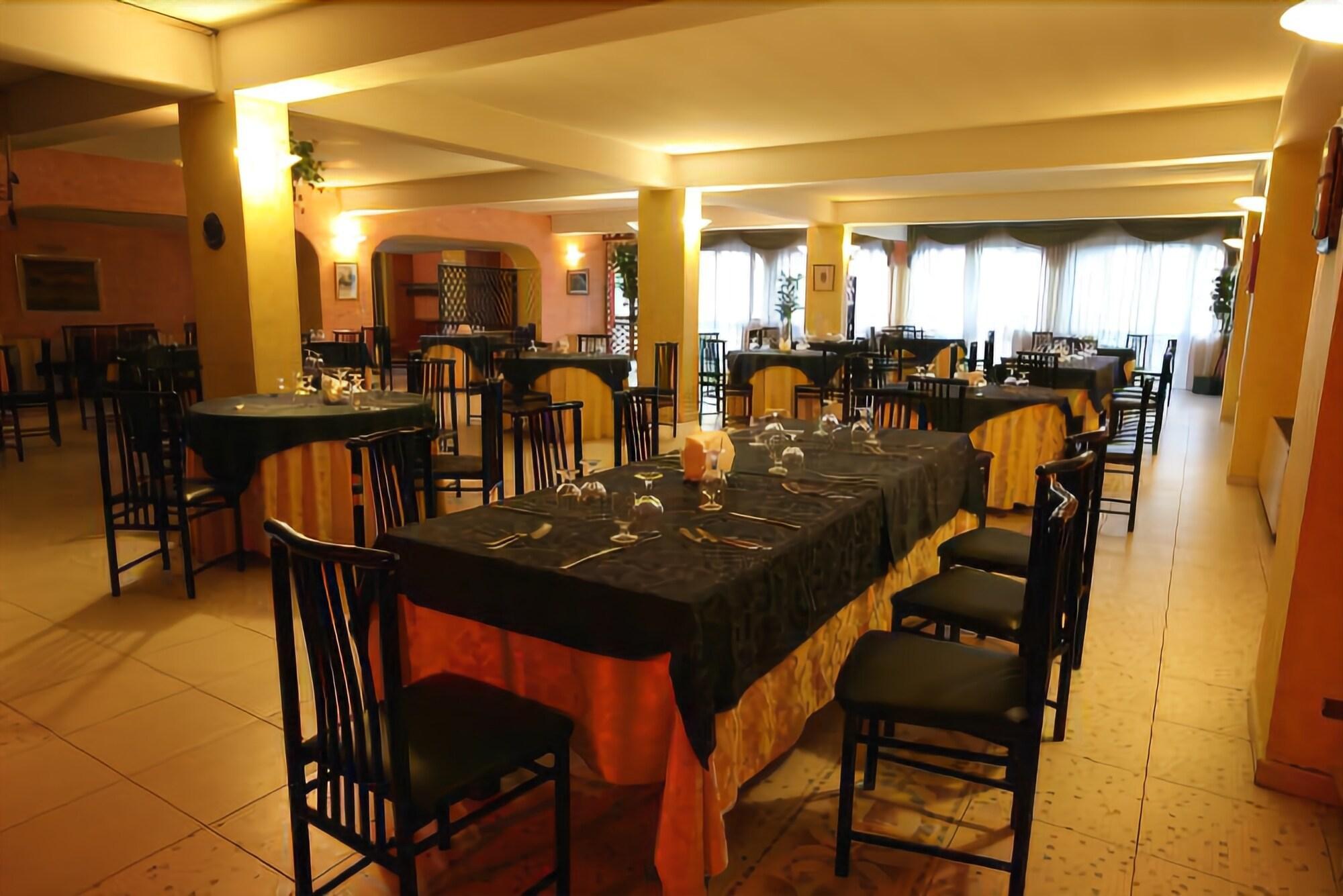 Restaurant Hotel Company