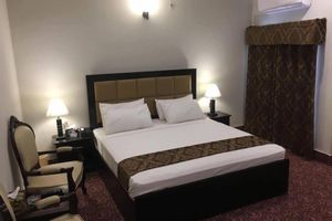 Alojamiento - Royal Continental Hotel