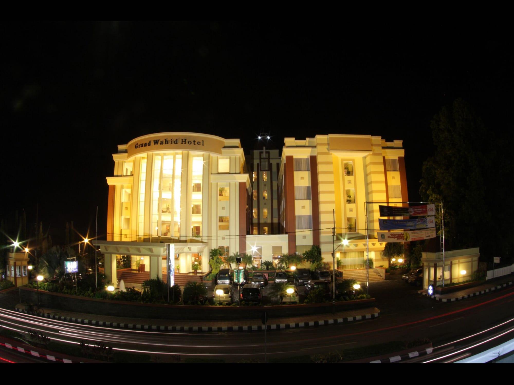 Vista Exterior Grand Wahid Hotel Salatiga