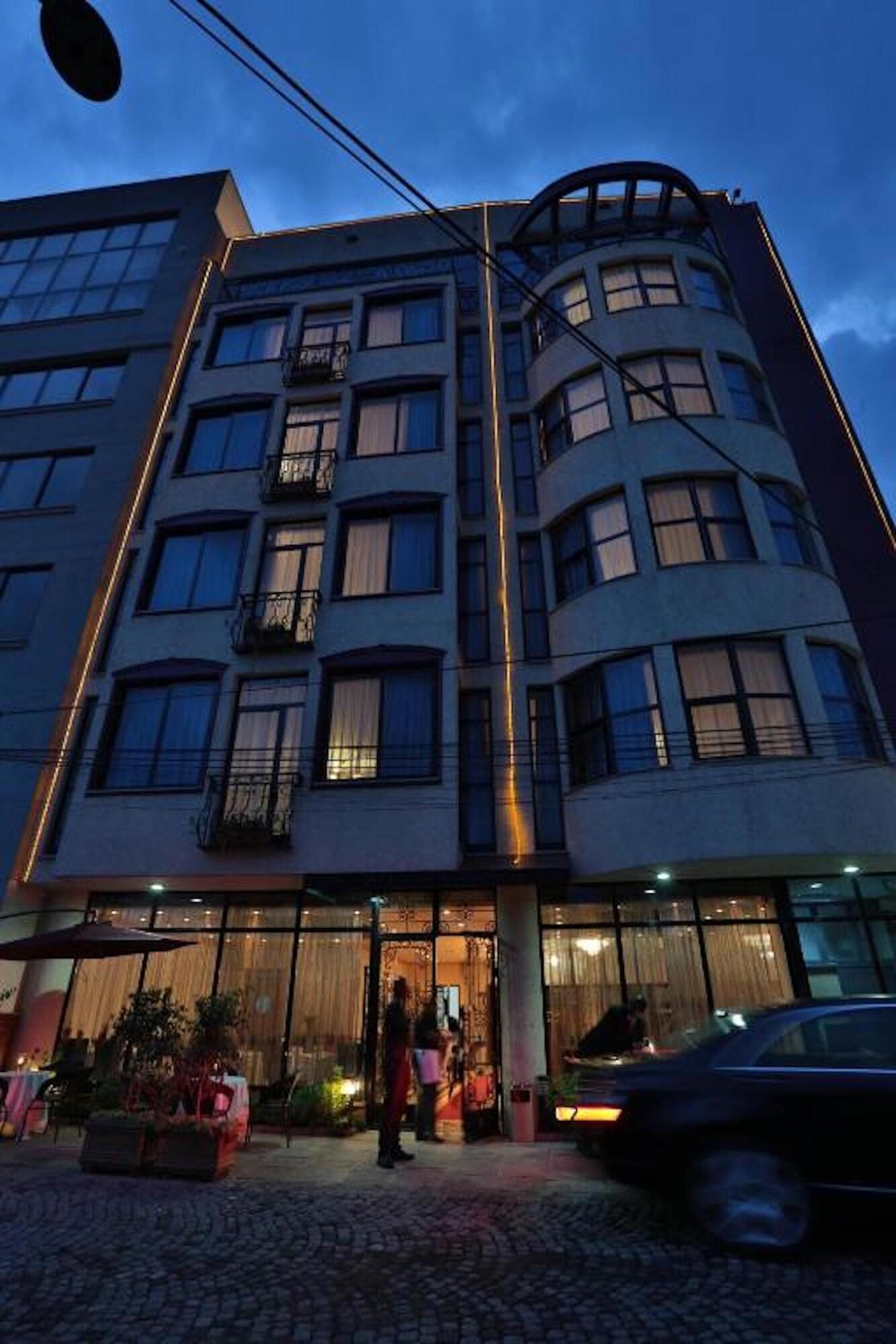 Varios The Residence Suite Hotel