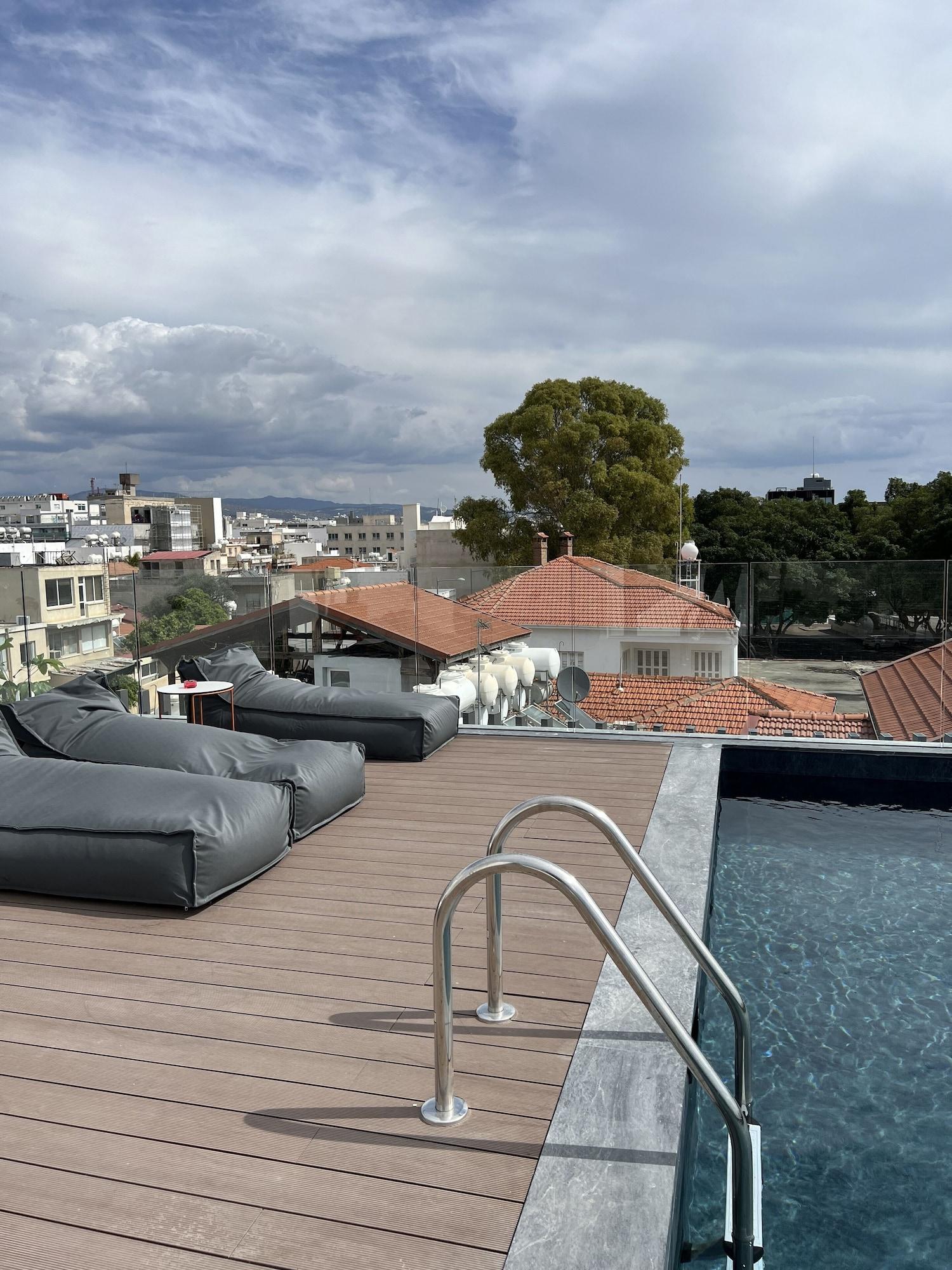 Vista Piscina Alinea Market Agora Square