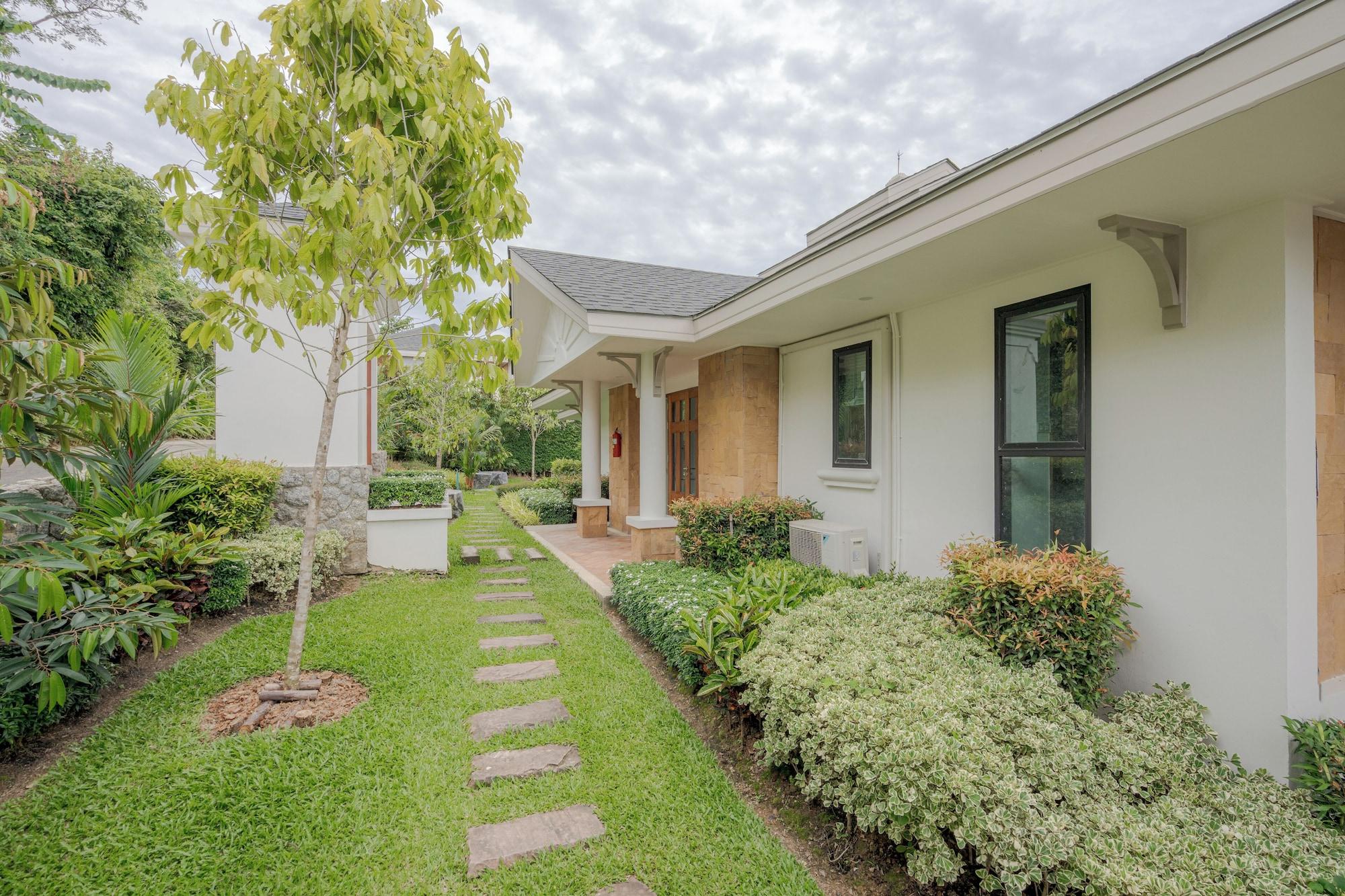 Vista Exterior Golden Horizon Villa