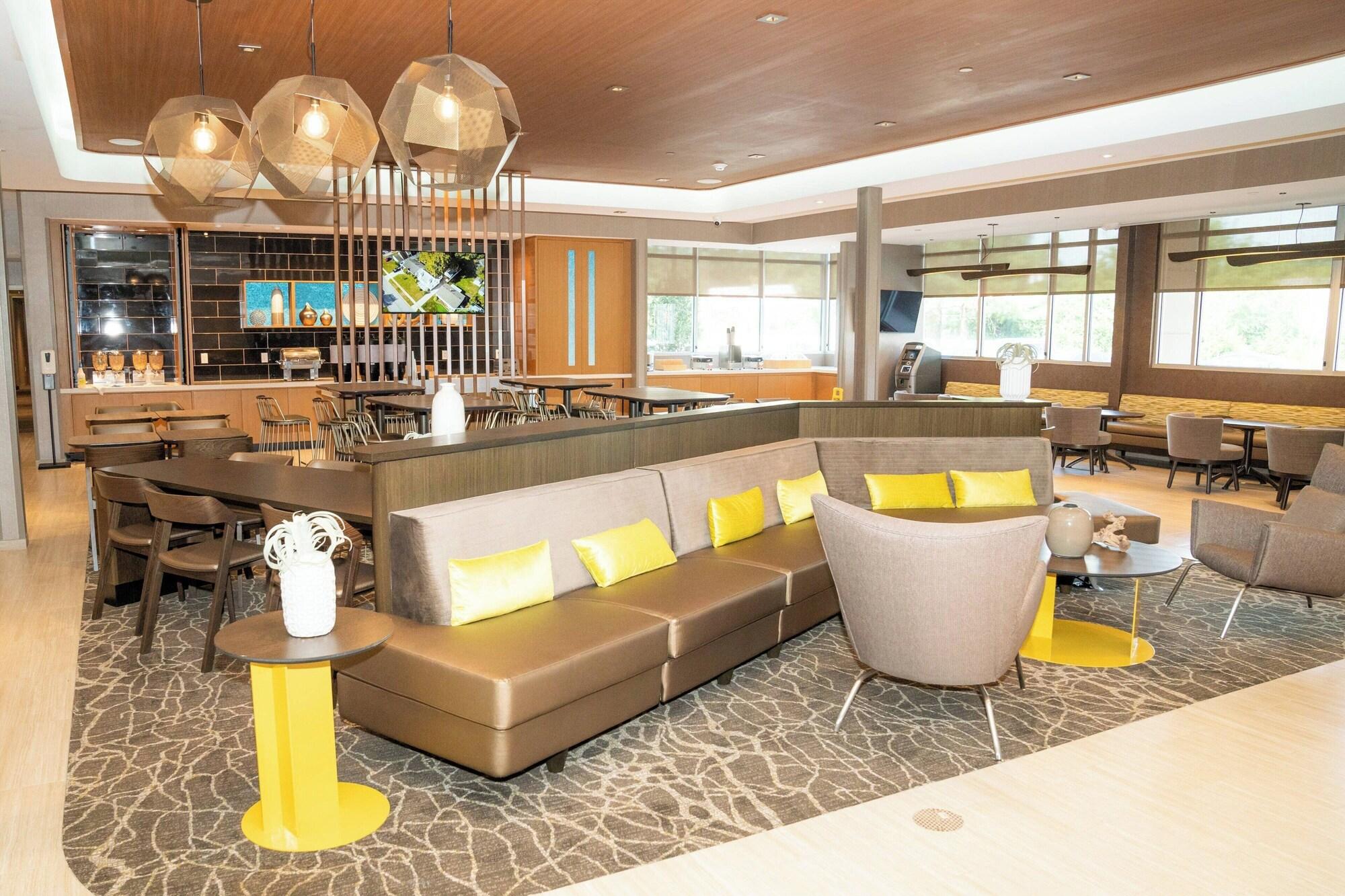 Vista Lobby SpringHill Suites by Marriott Woodbridge