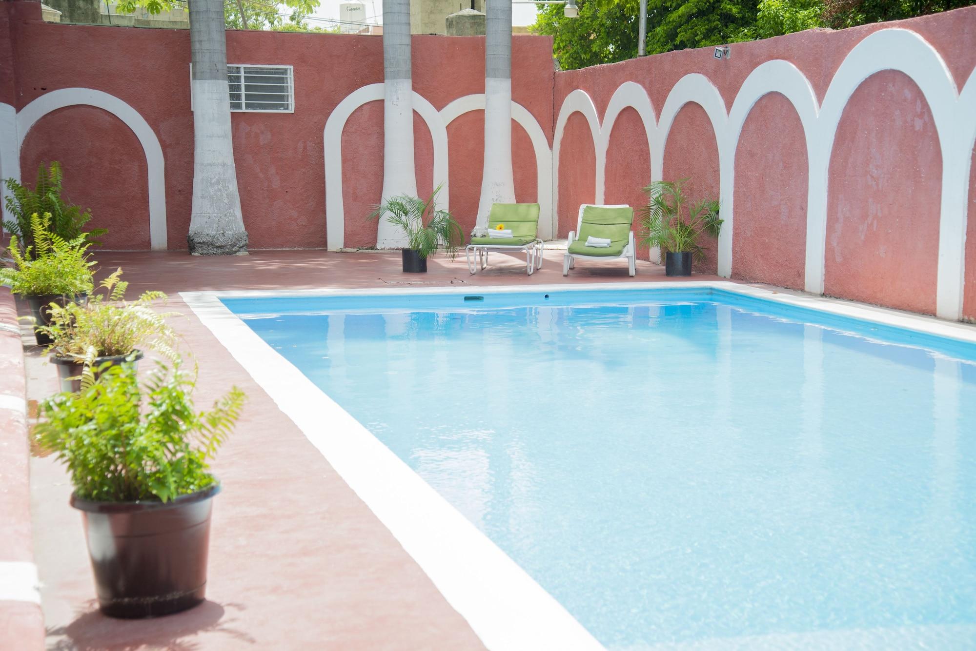 Vista Piscina Hotel El Cid Merida
