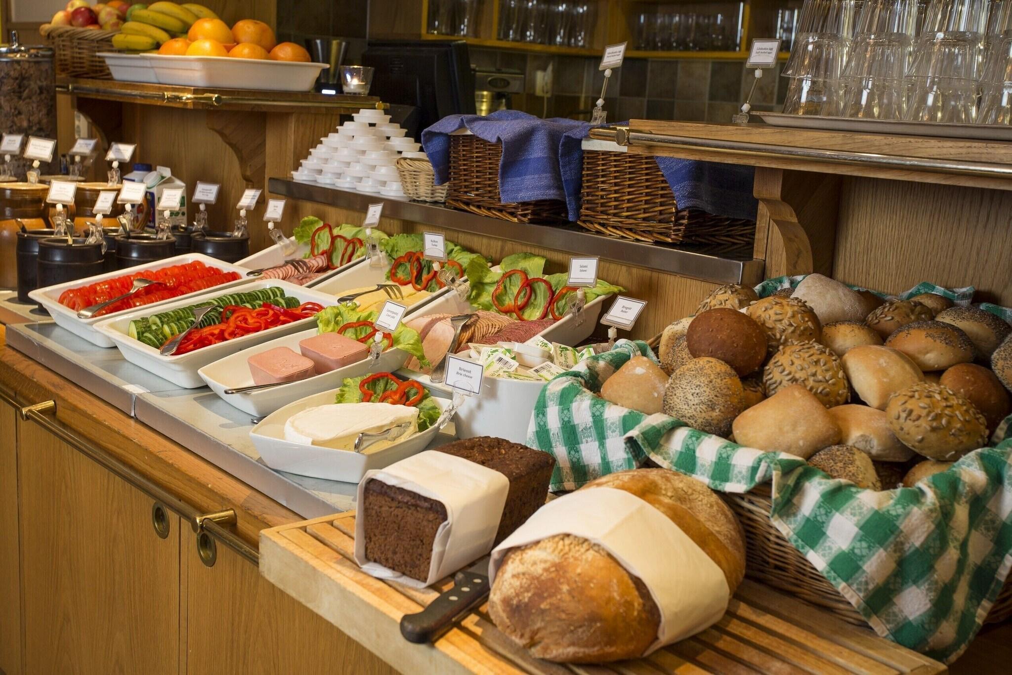 Restaurant Crystal Plaza Hotel