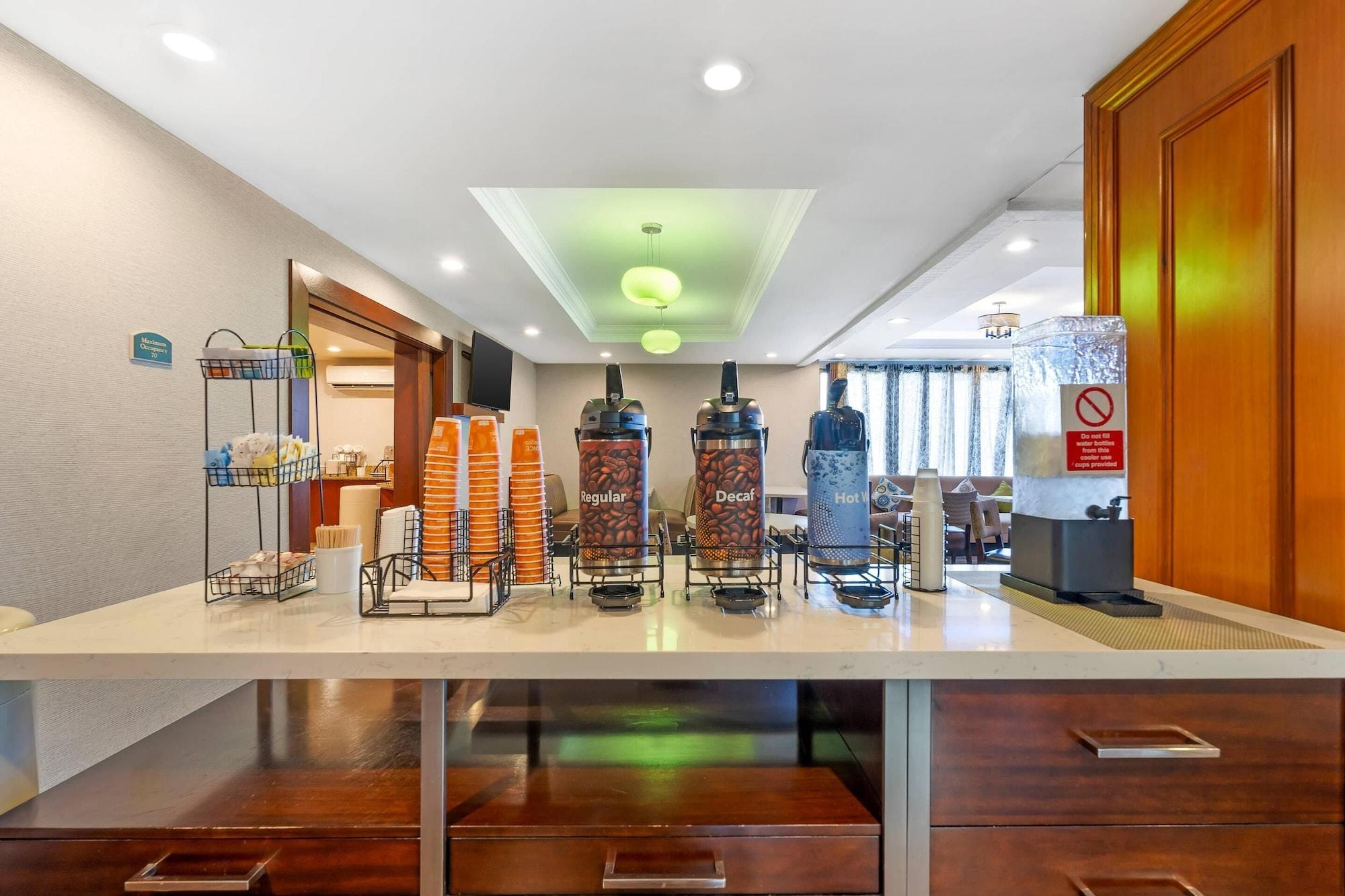 Vista Lobby Comfort Inn Anaheim Resort