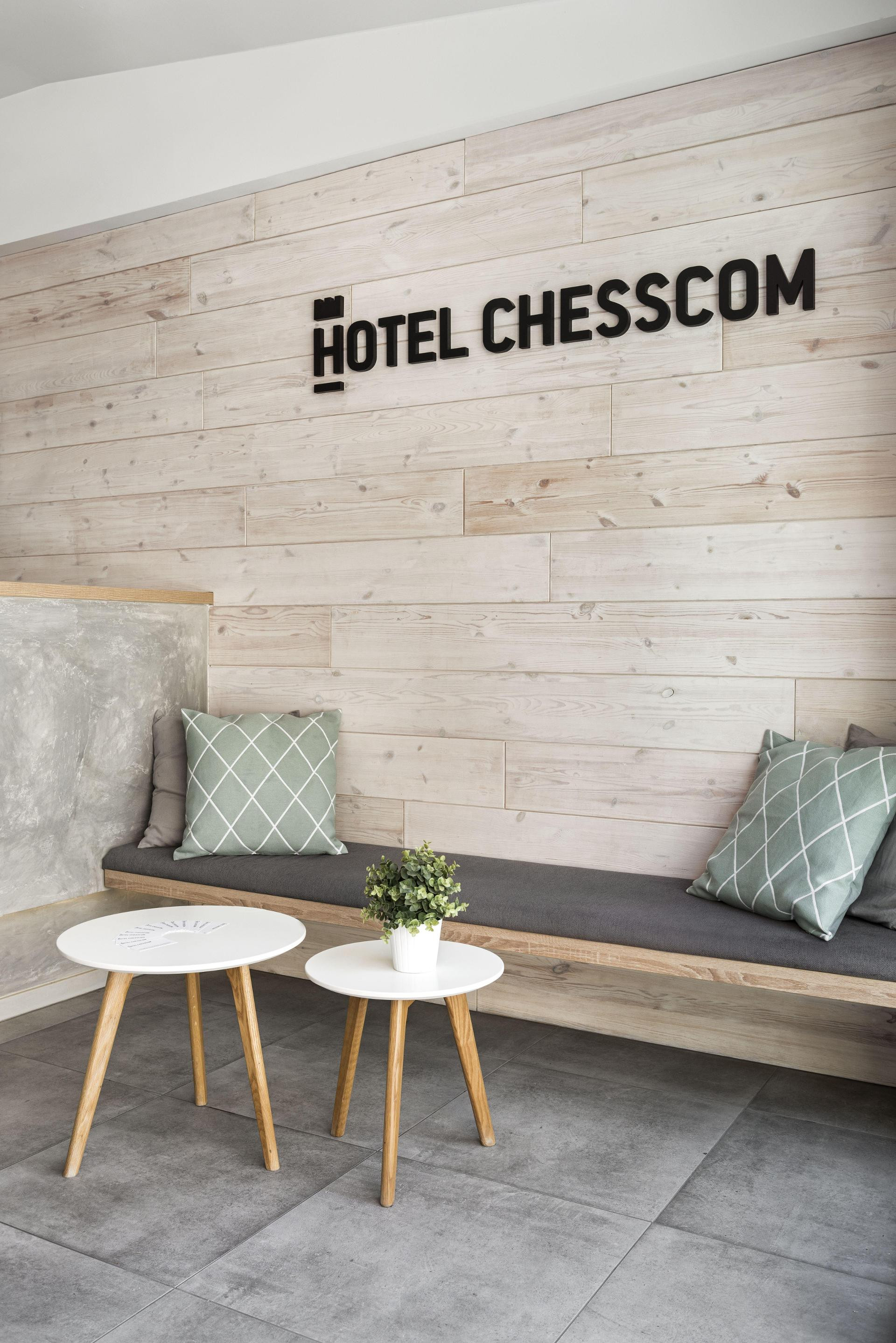 Vista Lobby Chesscom Hotel