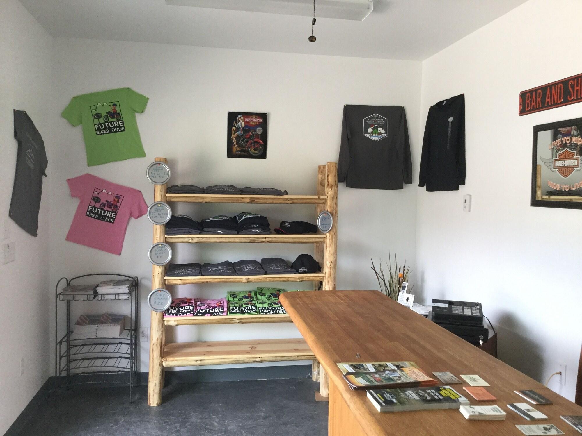 Vista Lobby Eycat Lodging Company