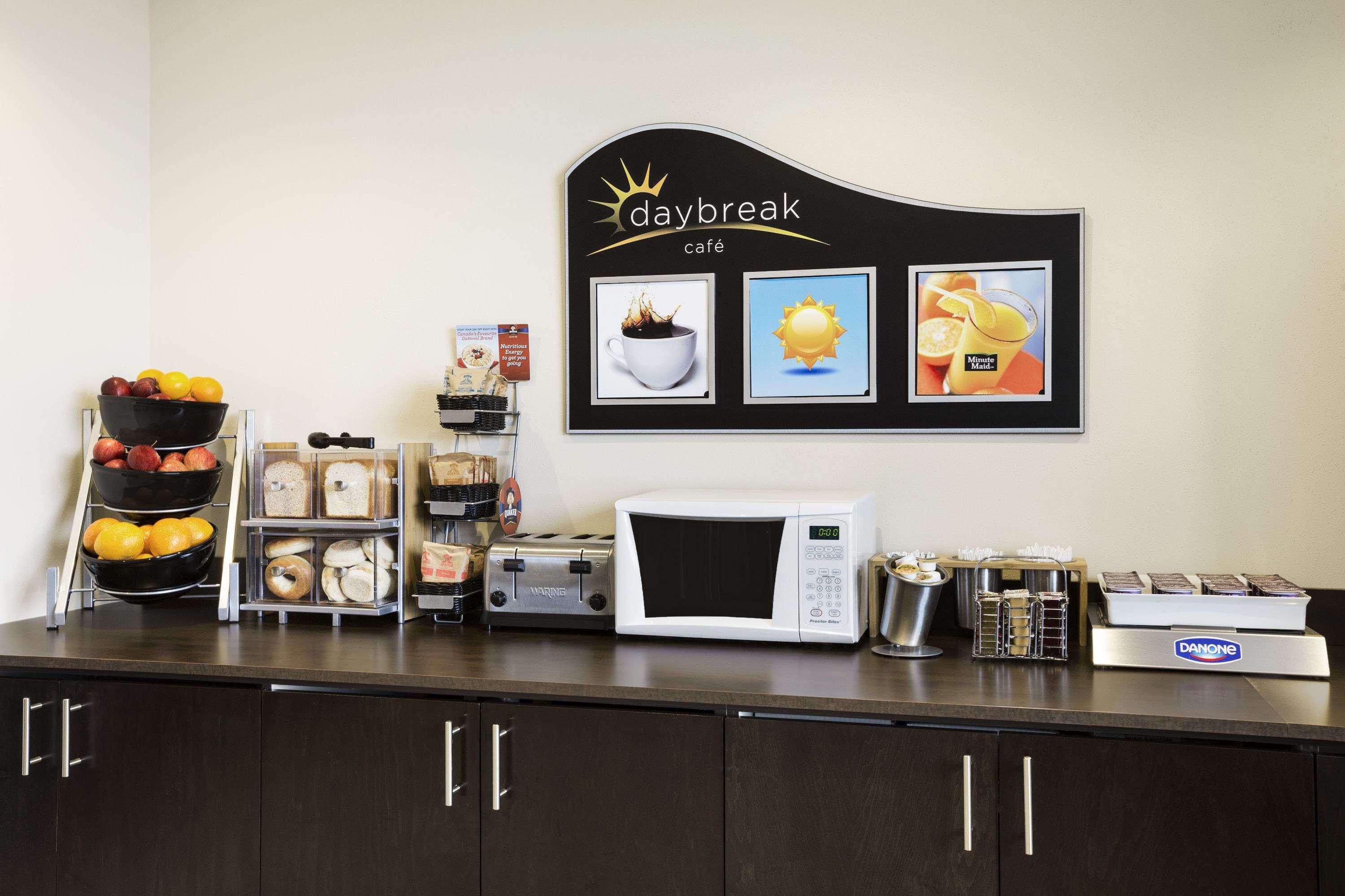 Restaurant Days Inn & Suites by Wyndham North Bay Downtown