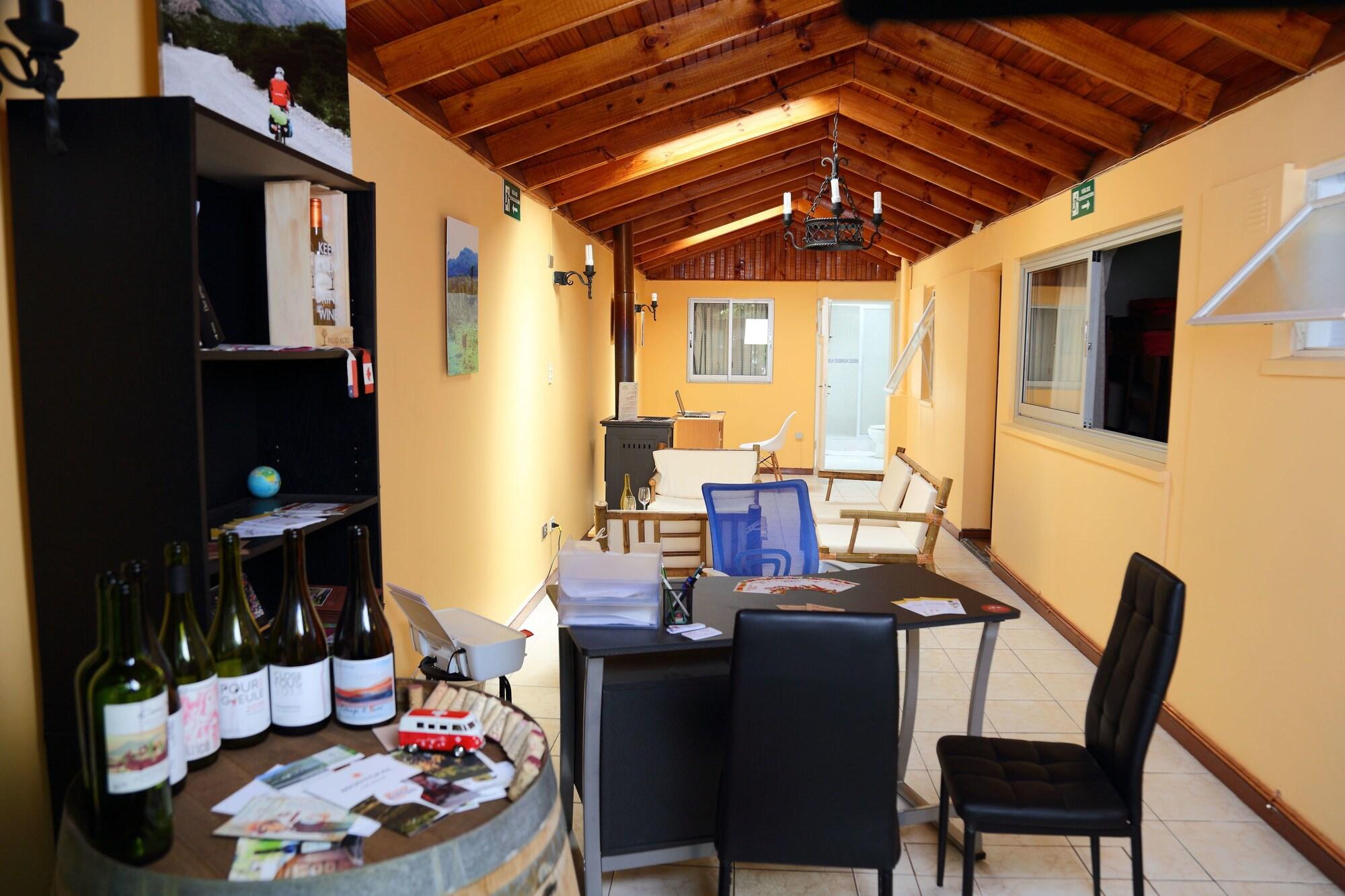 Varios Casa Suiza - Hostel