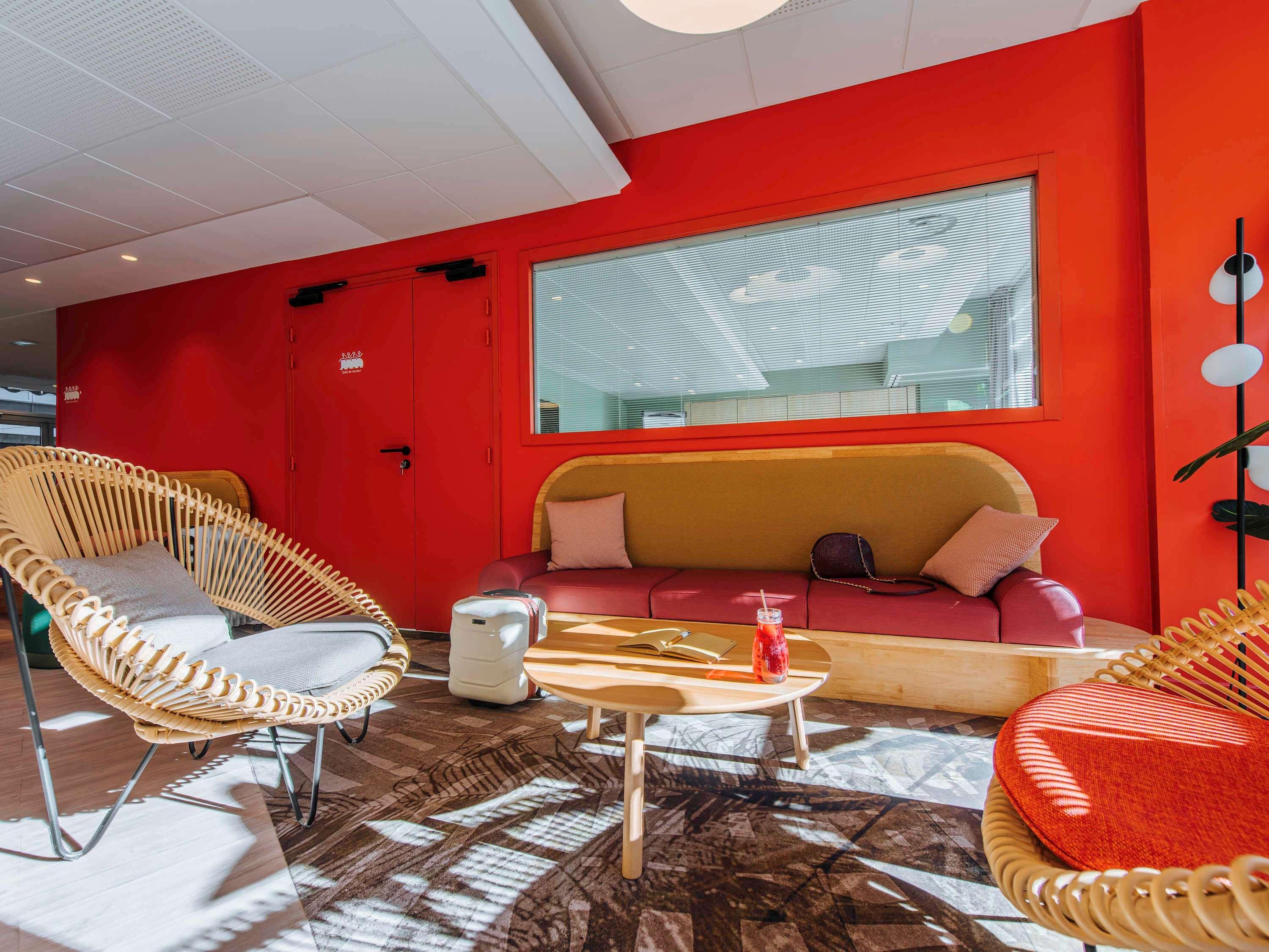 Bar/Salón ibis Styles Antibes