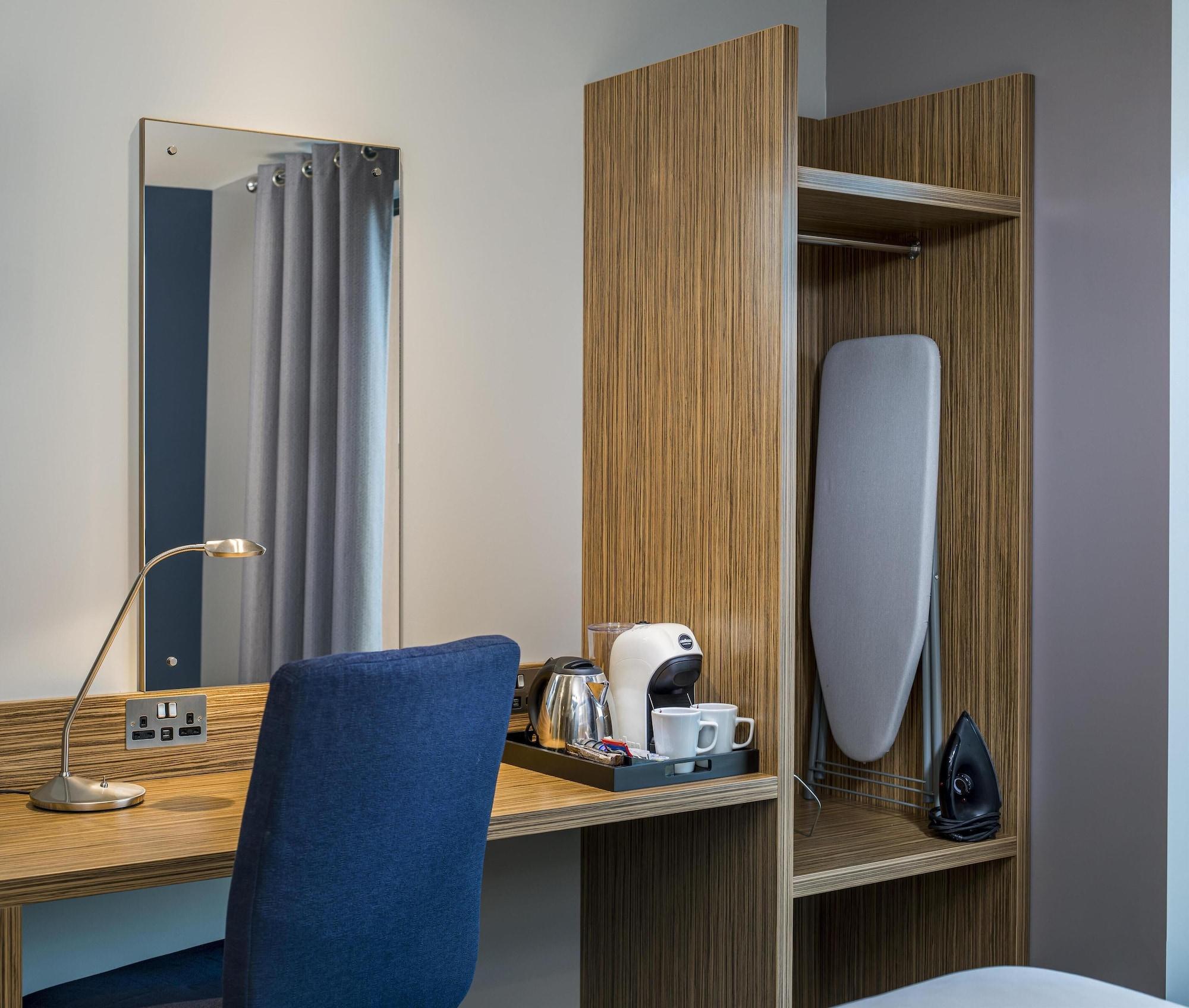 Set de Habitación Travelodge Bath Waterside