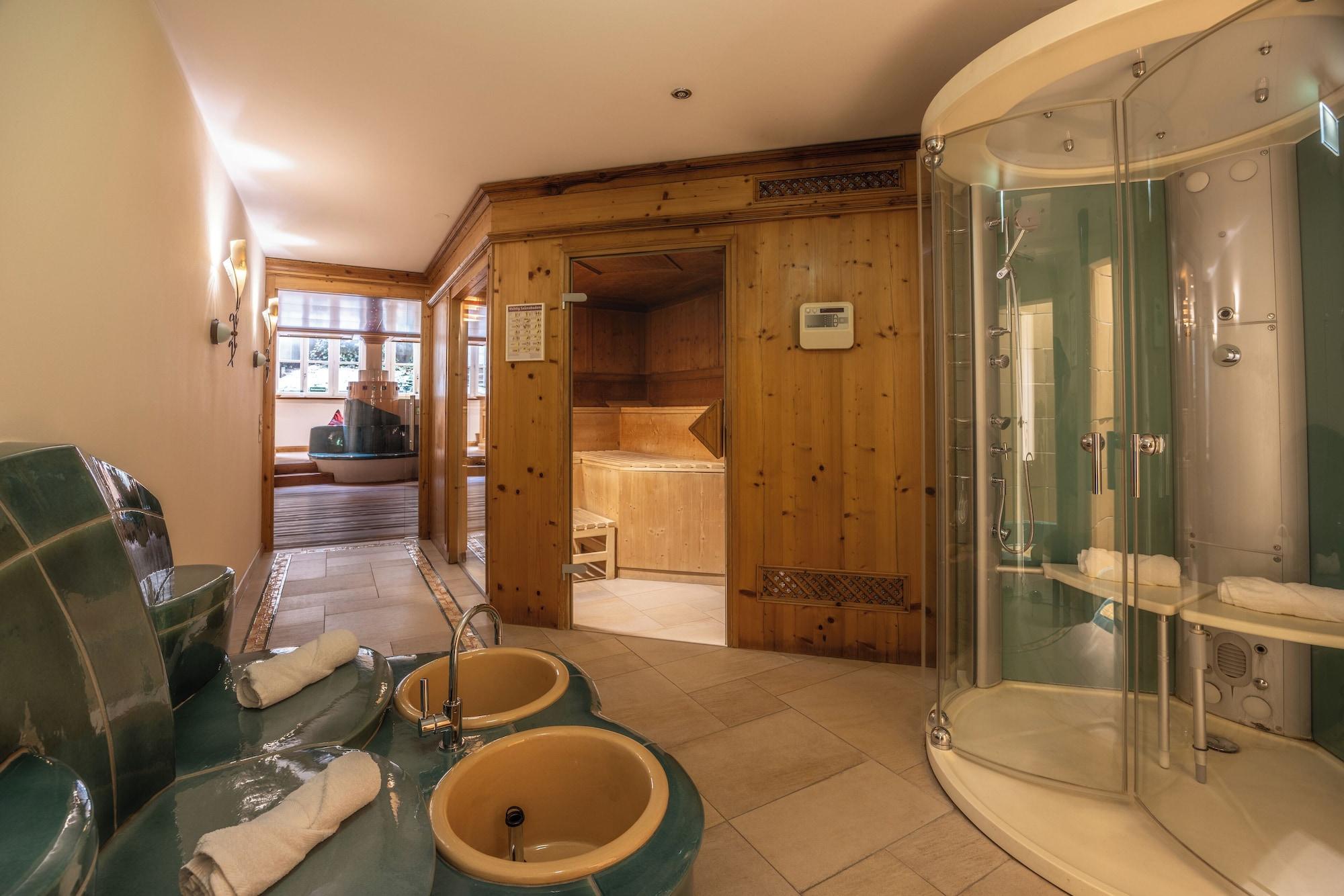 Spa MAXIMILIAN MUNICH Apartments & Hotel