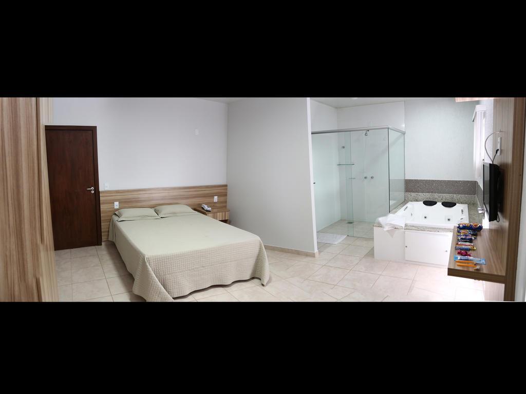 Vista Exterior Monte Castro Executive Hotel