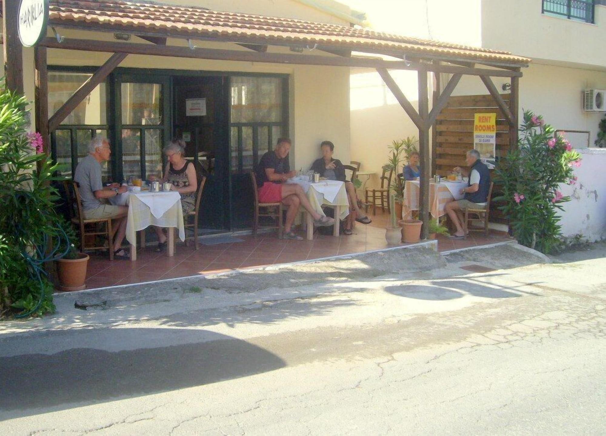 Restaurant Hariklia Rent Rooms