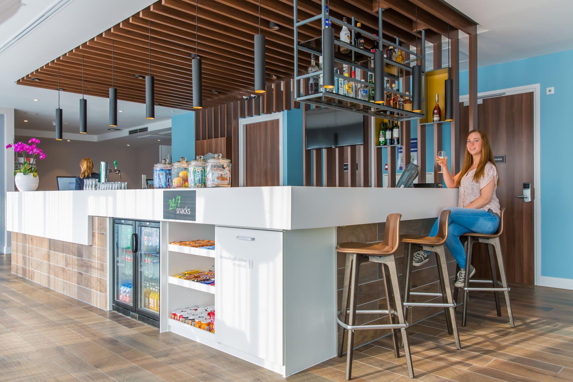 Bar/Salón Hampton by Hilton Amsterdam Centre East