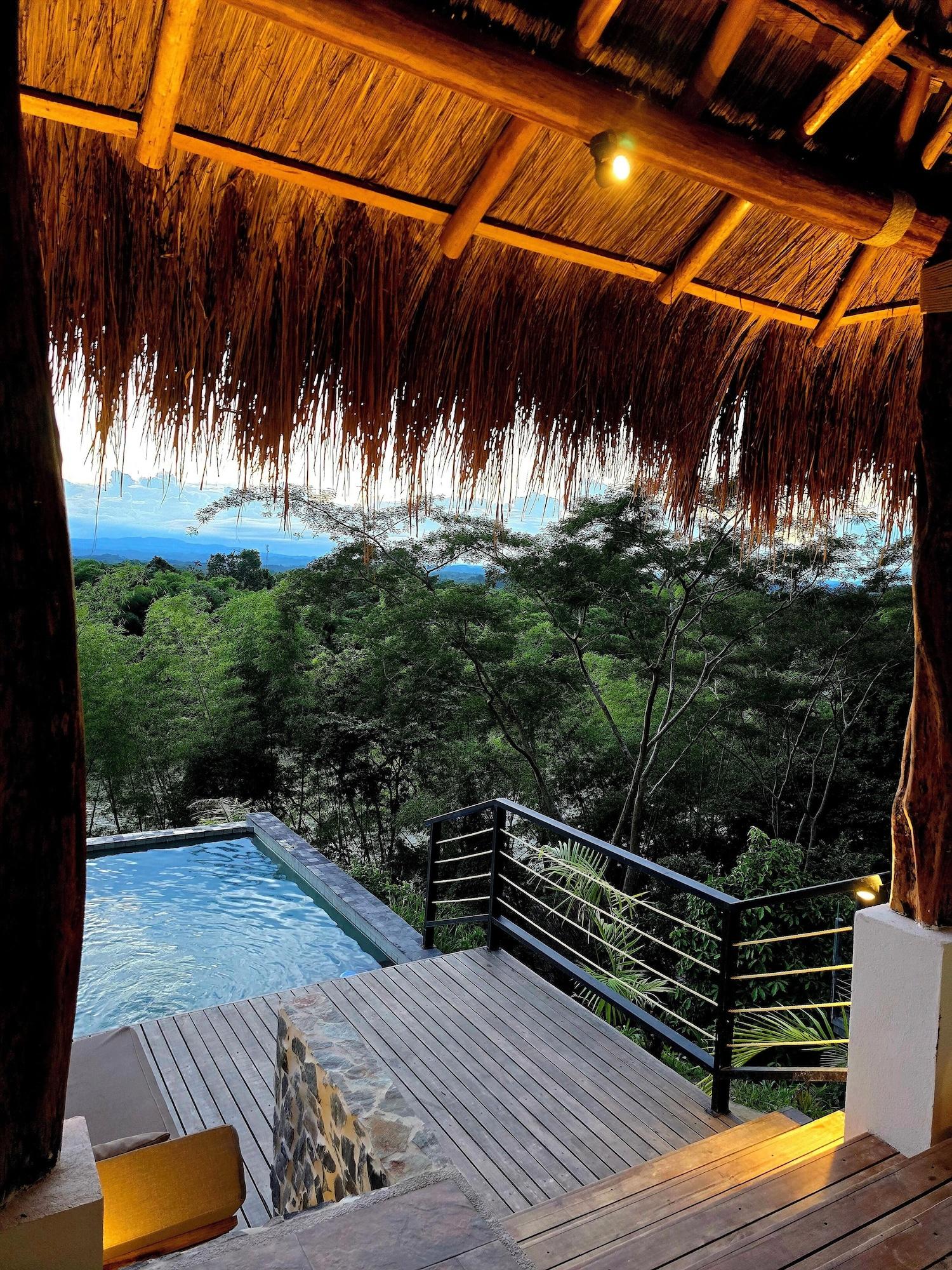 Vista Piscina Refugio Monte Oscuro