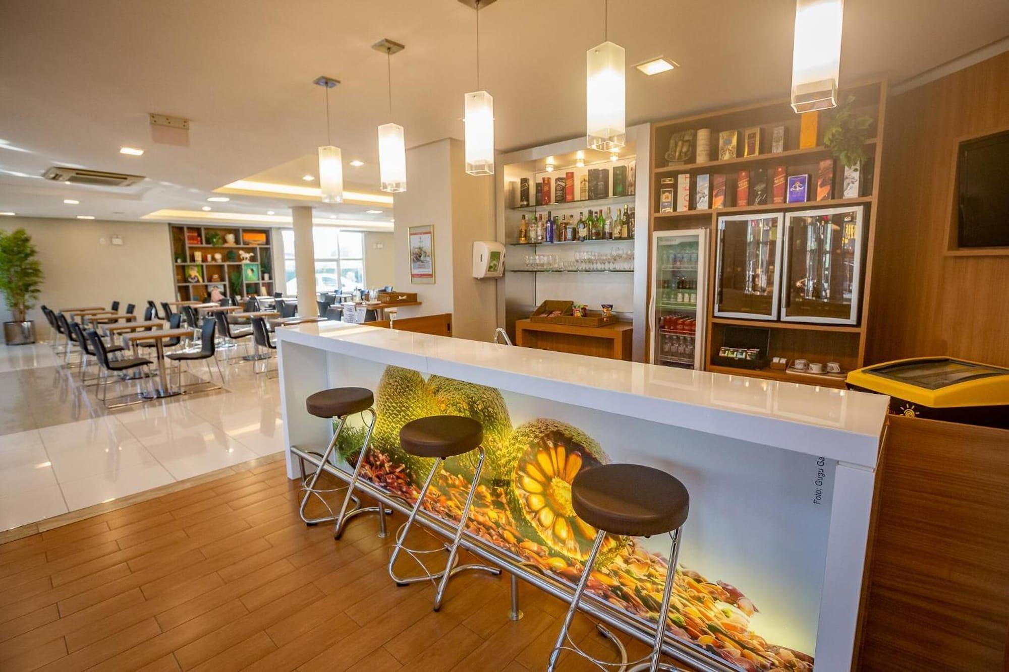 Bar/Salón Zago Hotel