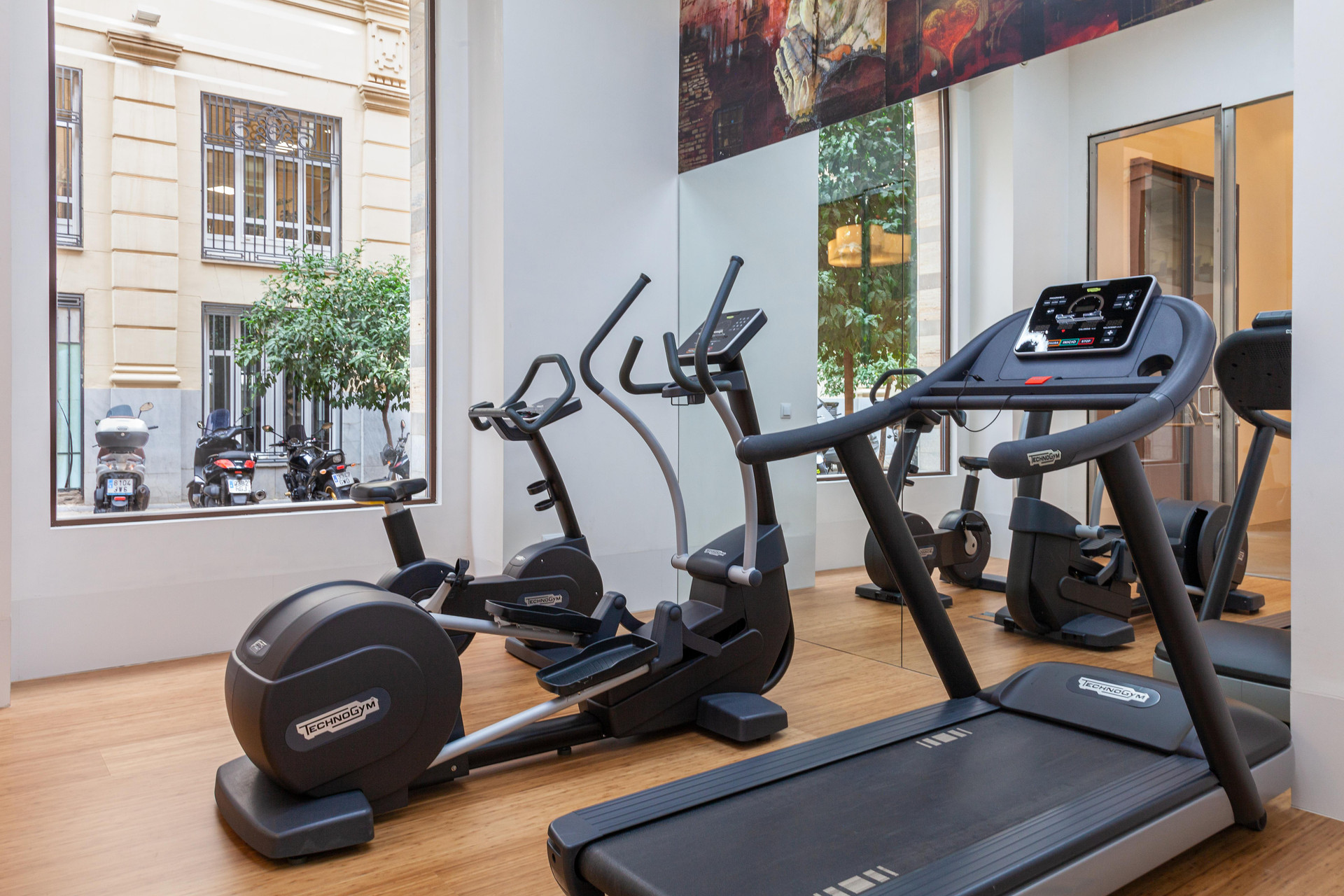 Gimnasio Hotel Macià Granada Five Senses Rooms & Suites