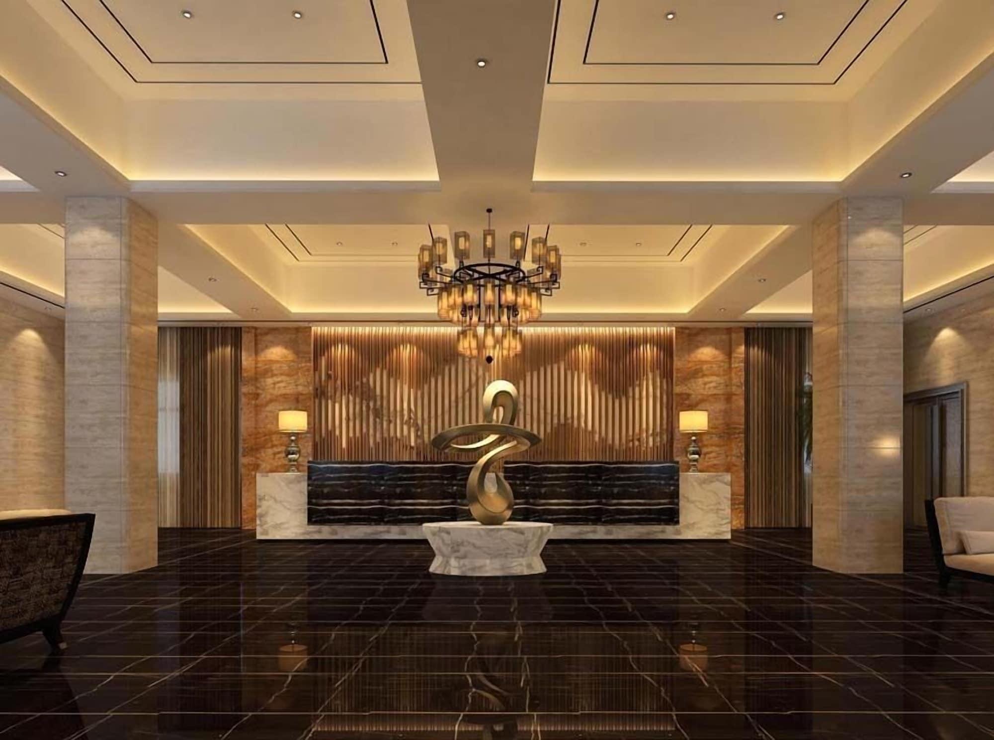 Varios Qin Mengli Hotel